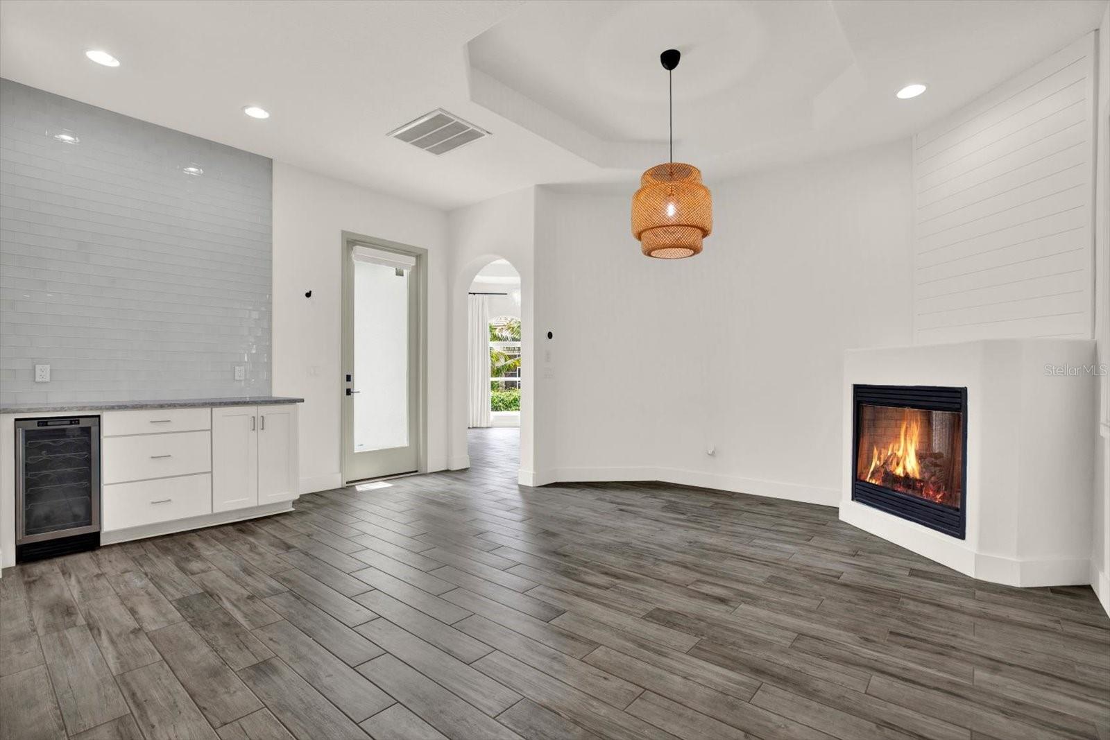 1424 Jumana Loop Property Photo 12