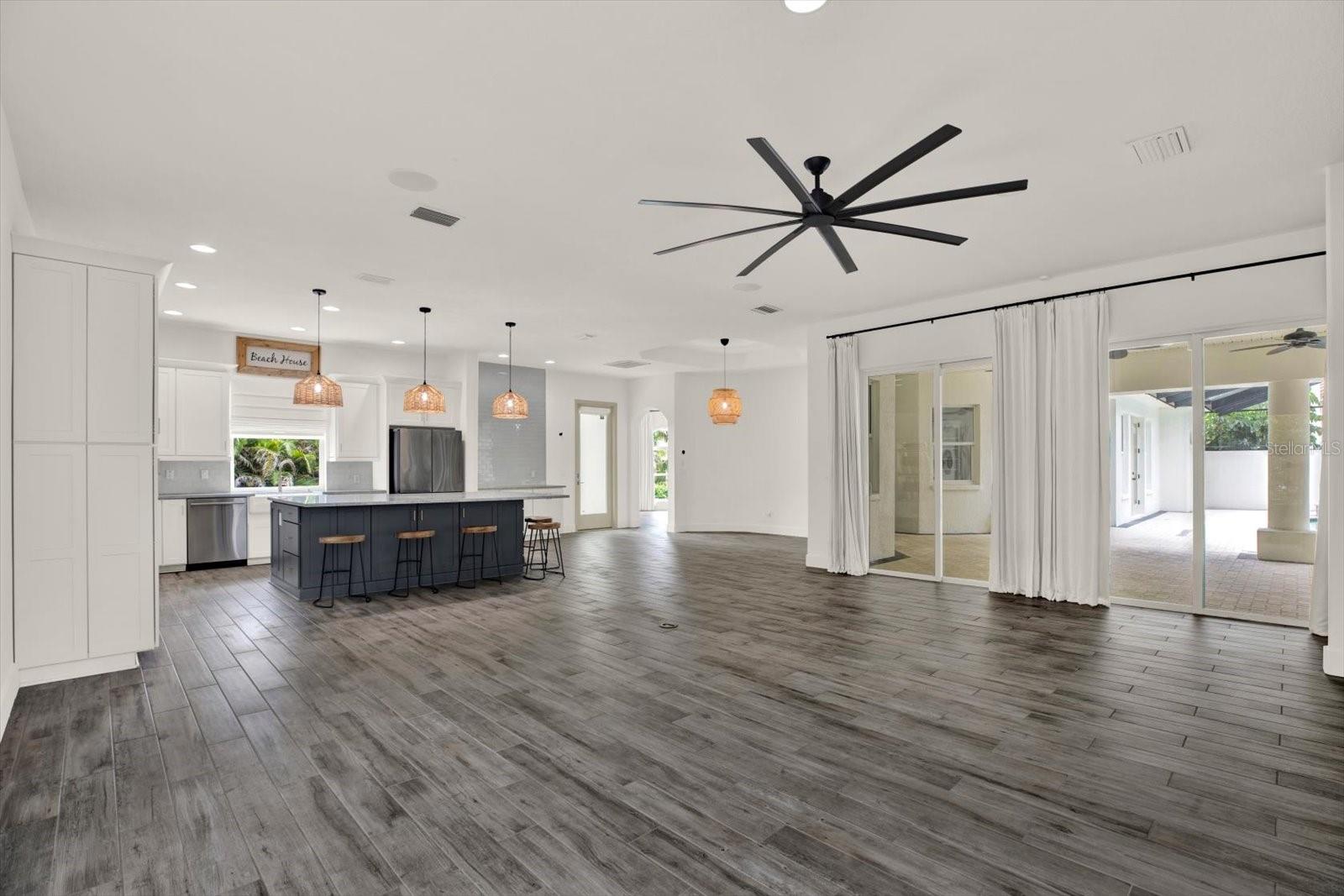 1424 Jumana Loop Property Photo 20