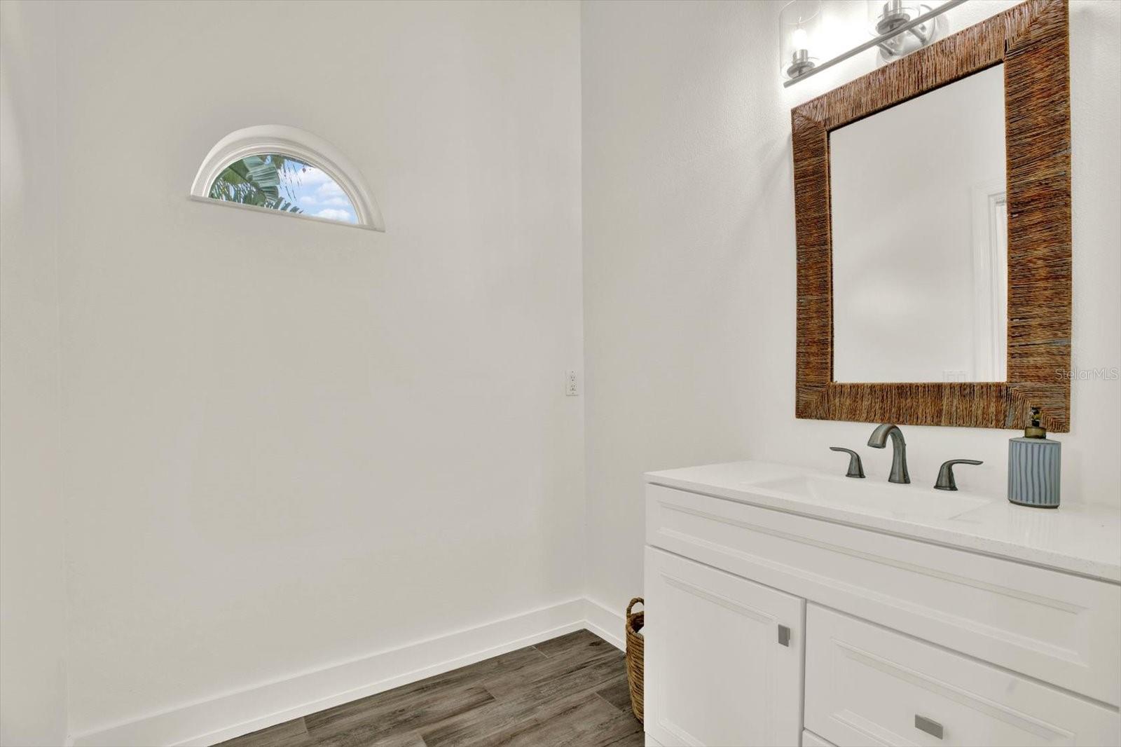 1424 Jumana Loop Property Photo 43