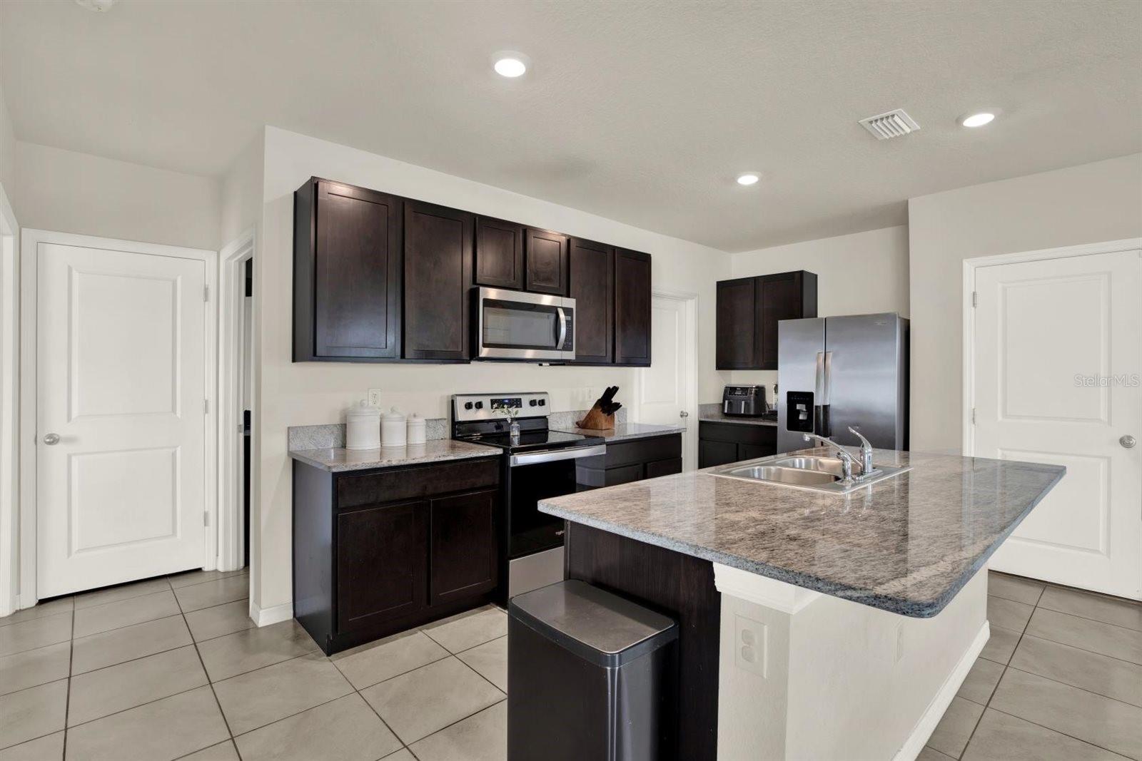 34047 Jasper Stone Dr Property Photo 6