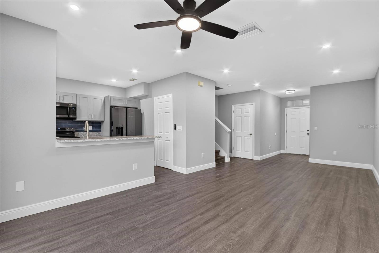 6236 Olivedale Dr Property Photo 9