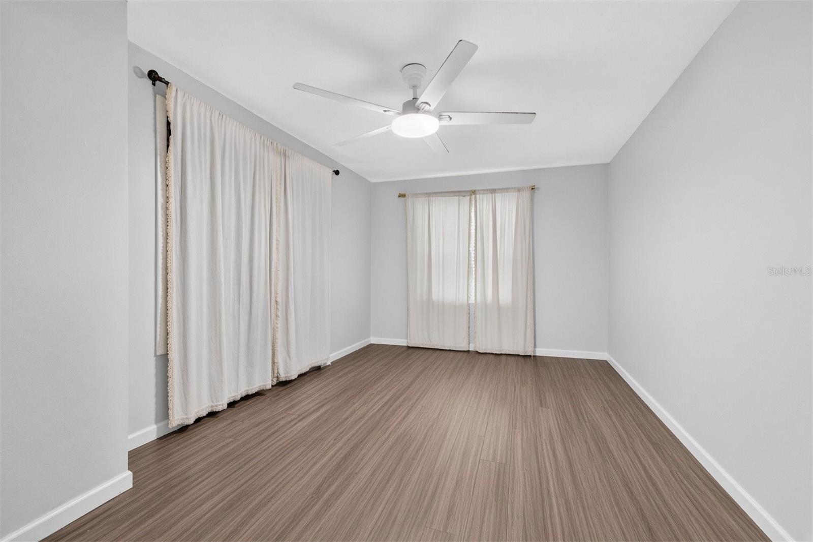 2266 Manor Ct Property Photo 10