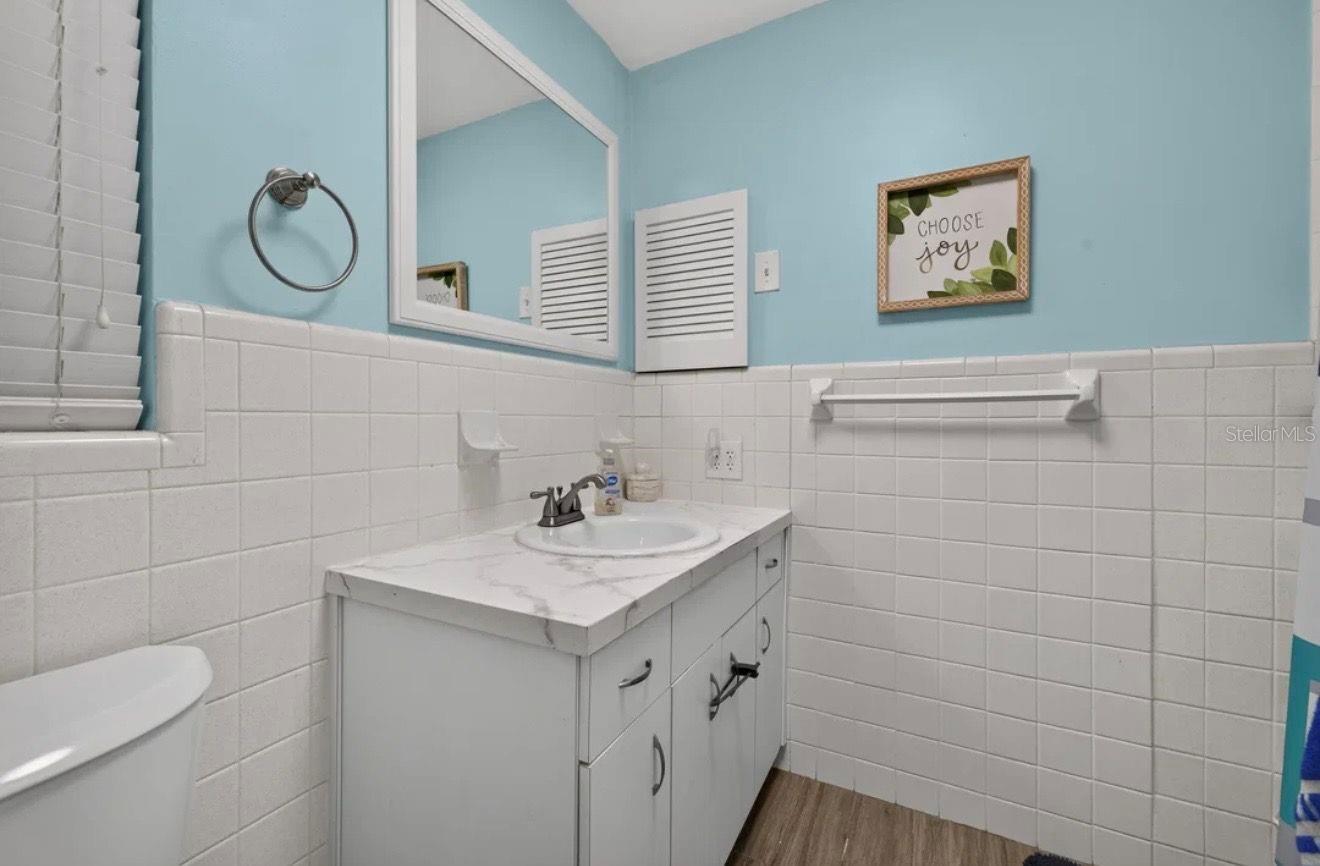 2266 Manor Ct Property Photo 14