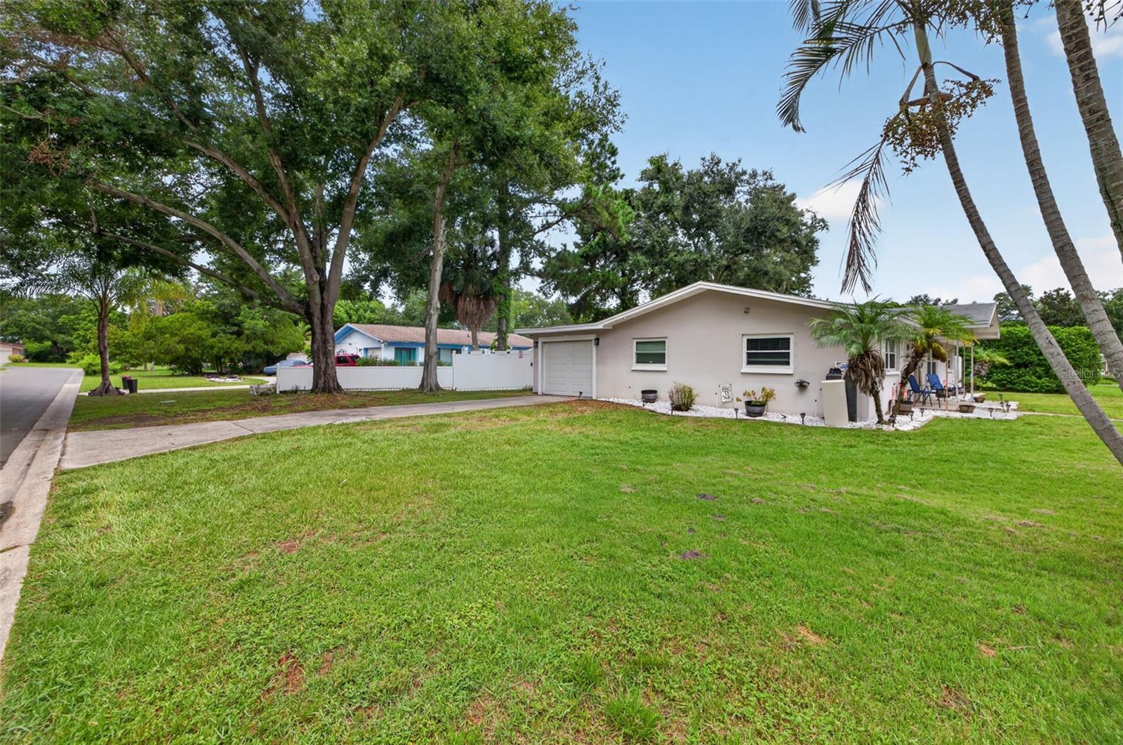 2266 Manor Ct Property Photo 25