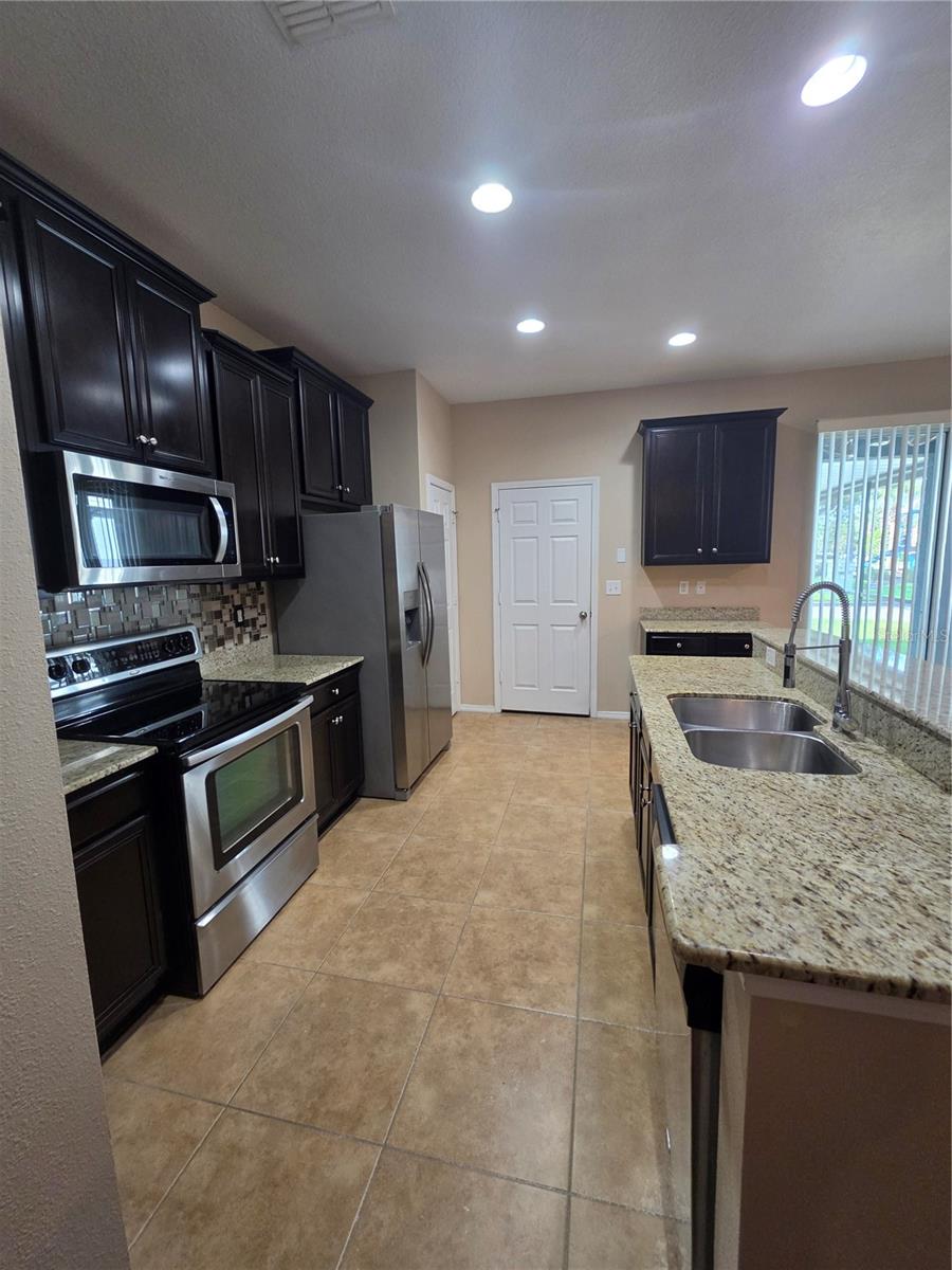 9209 English Oaks Ln Property Photo 8