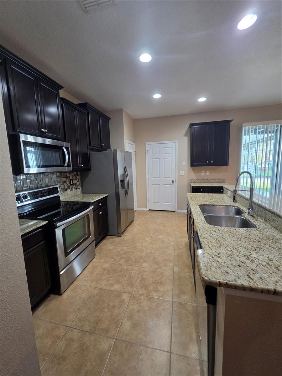 9209 English Oaks Ln Property Photo 9