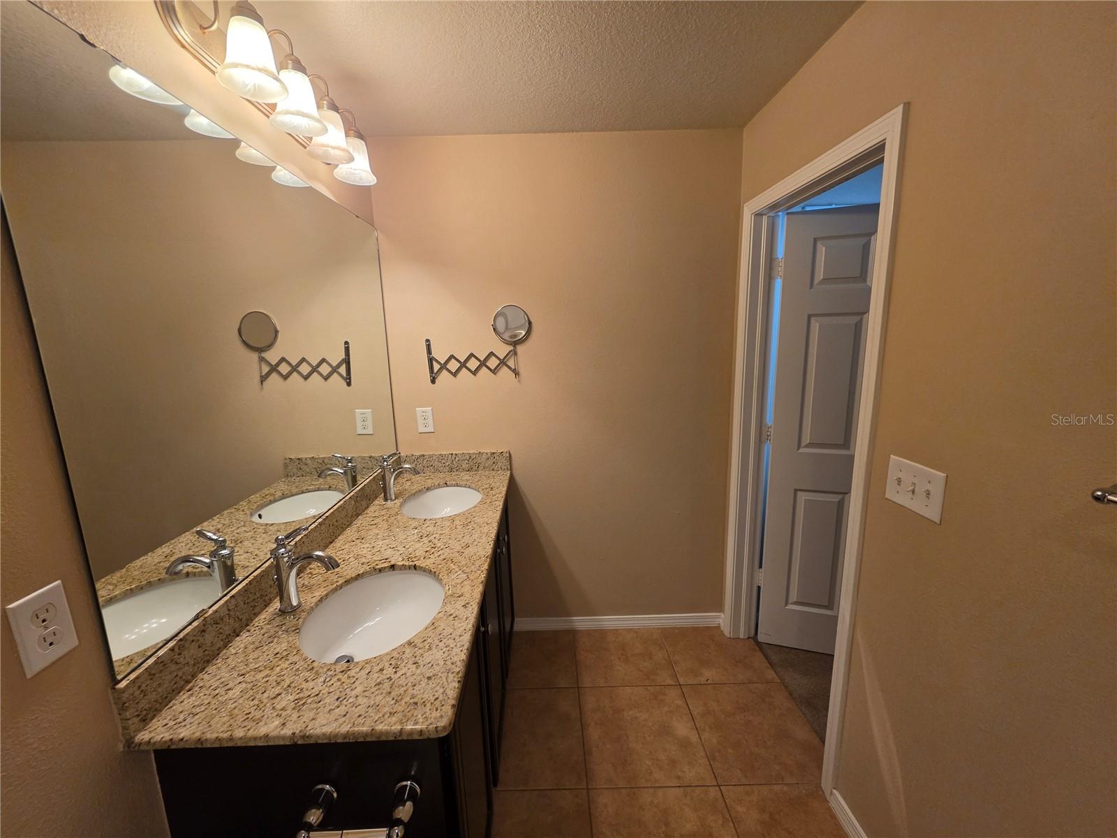9209 English Oaks Ln Property Photo 24