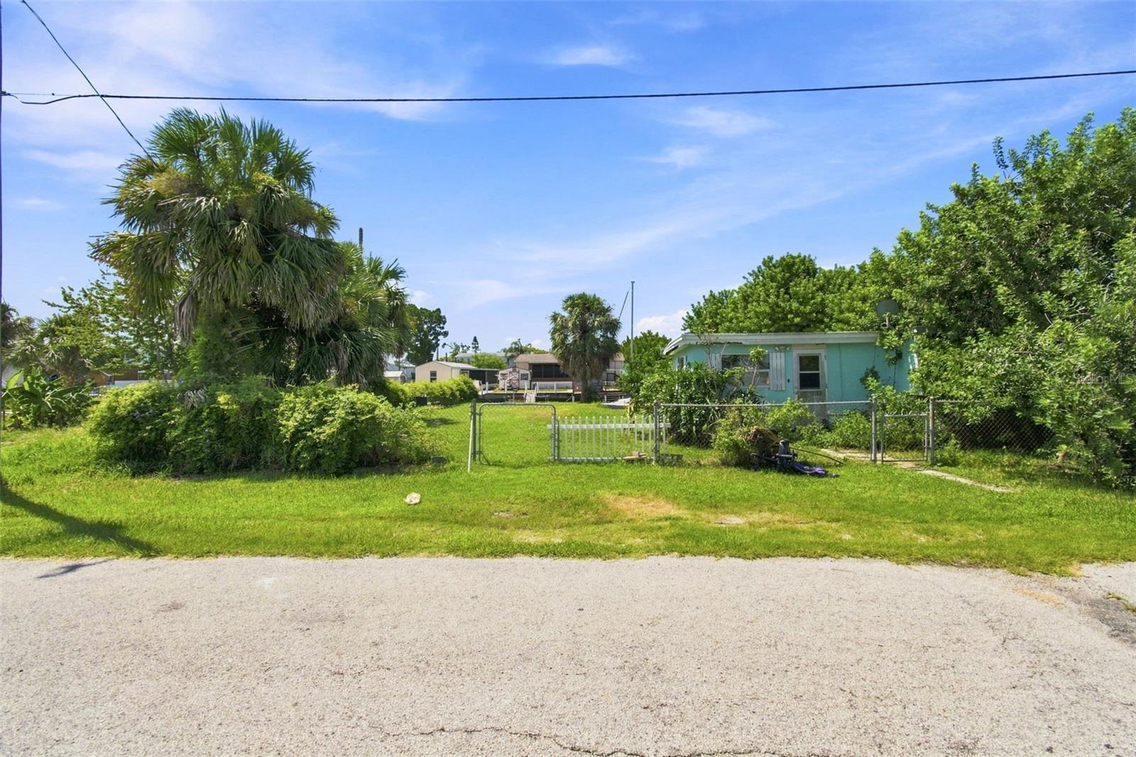6732 Flicker Ln Property Photo 11