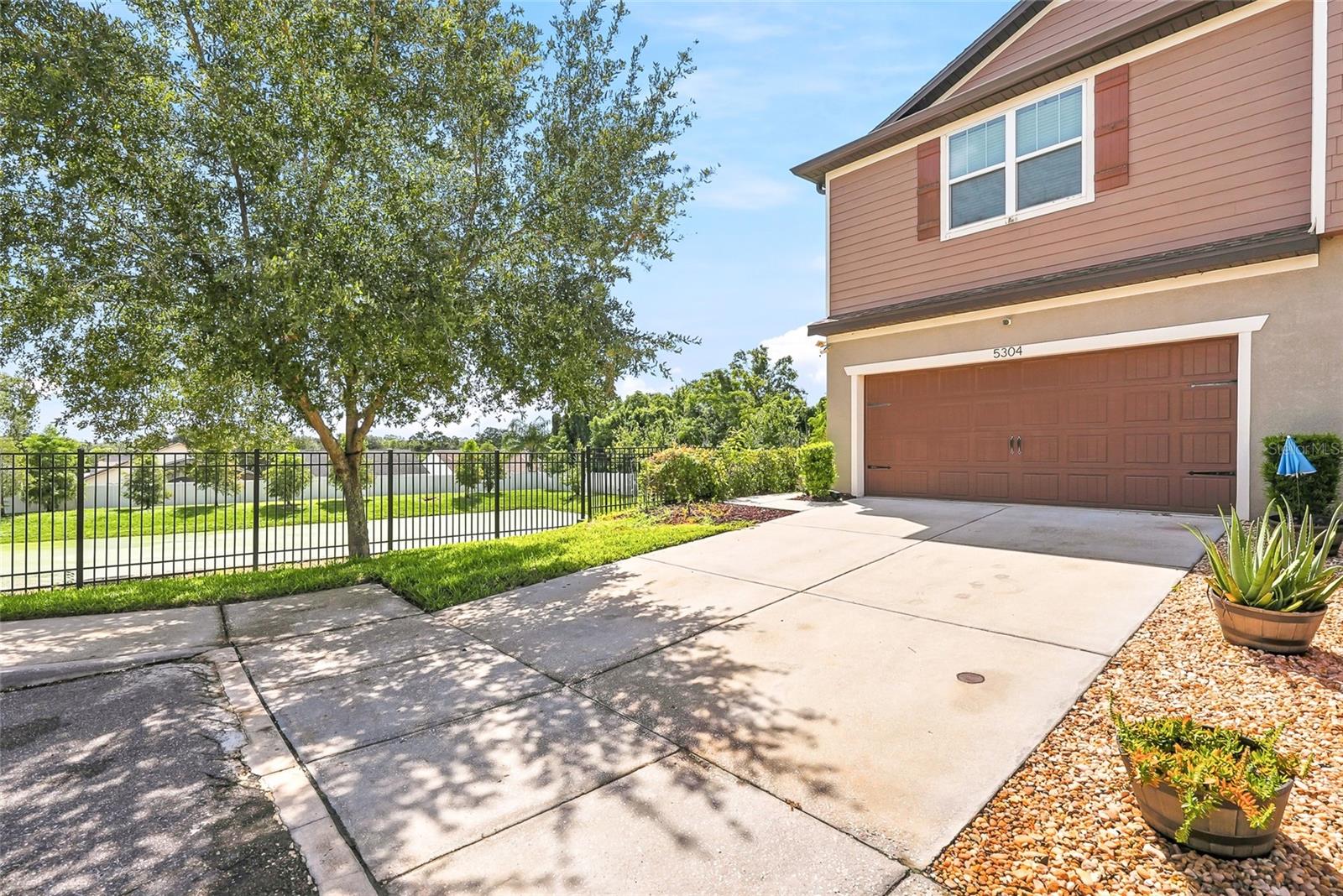 5304 Sylvester Loop Property Photo 2