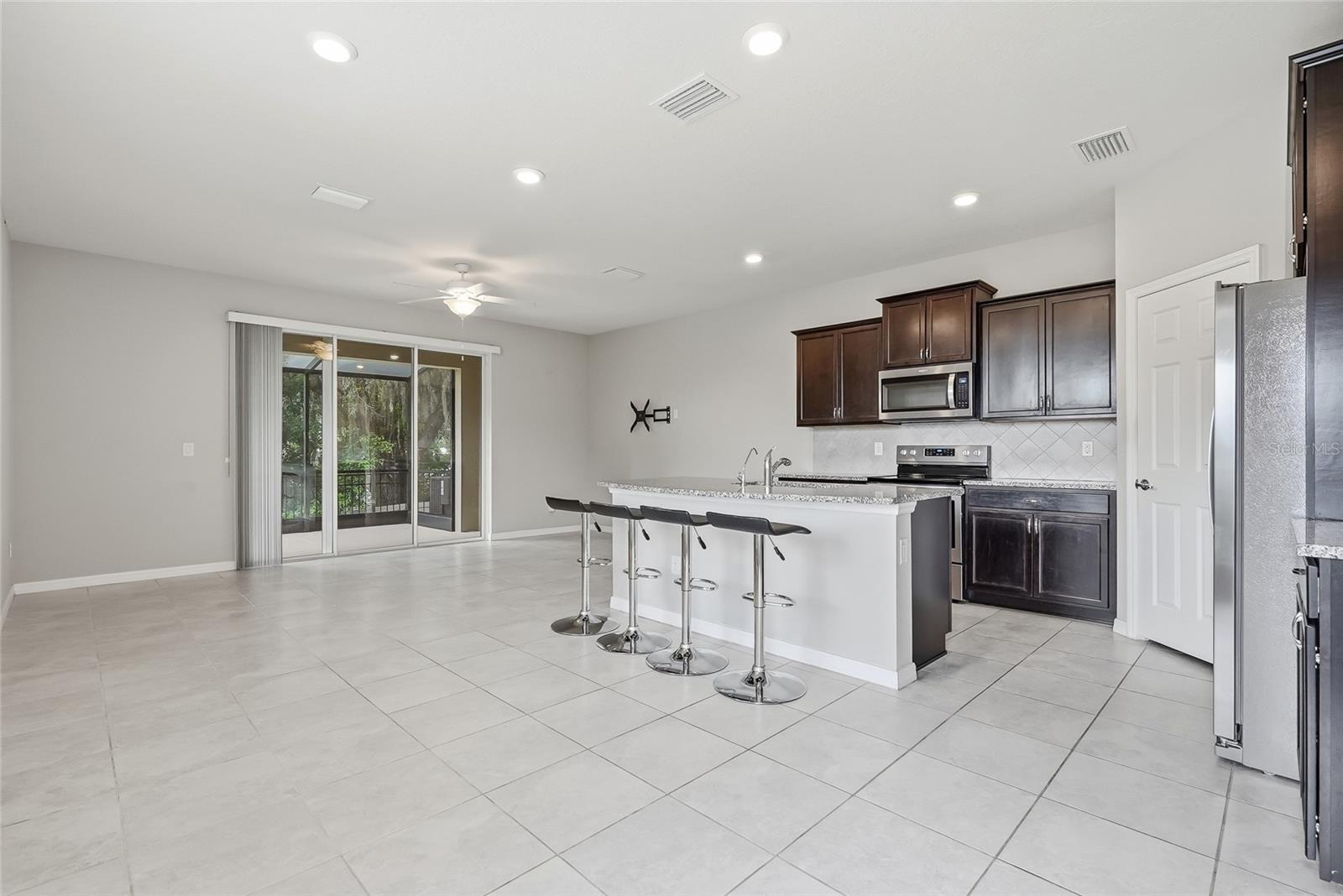 5304 Sylvester Loop Property Photo 6