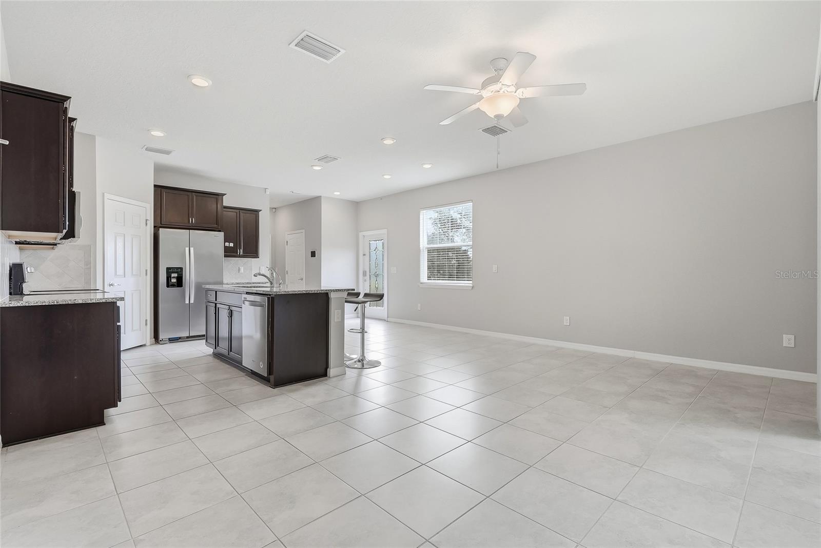 5304 Sylvester Loop Property Photo 7
