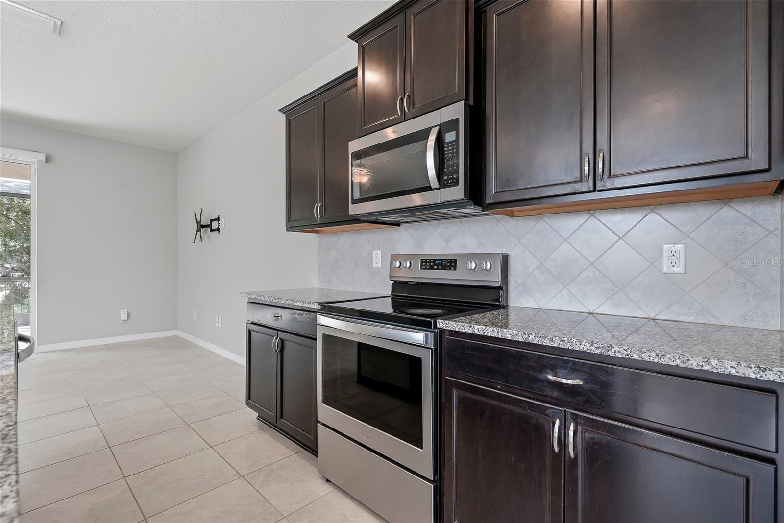 5304 Sylvester Loop Property Photo 13