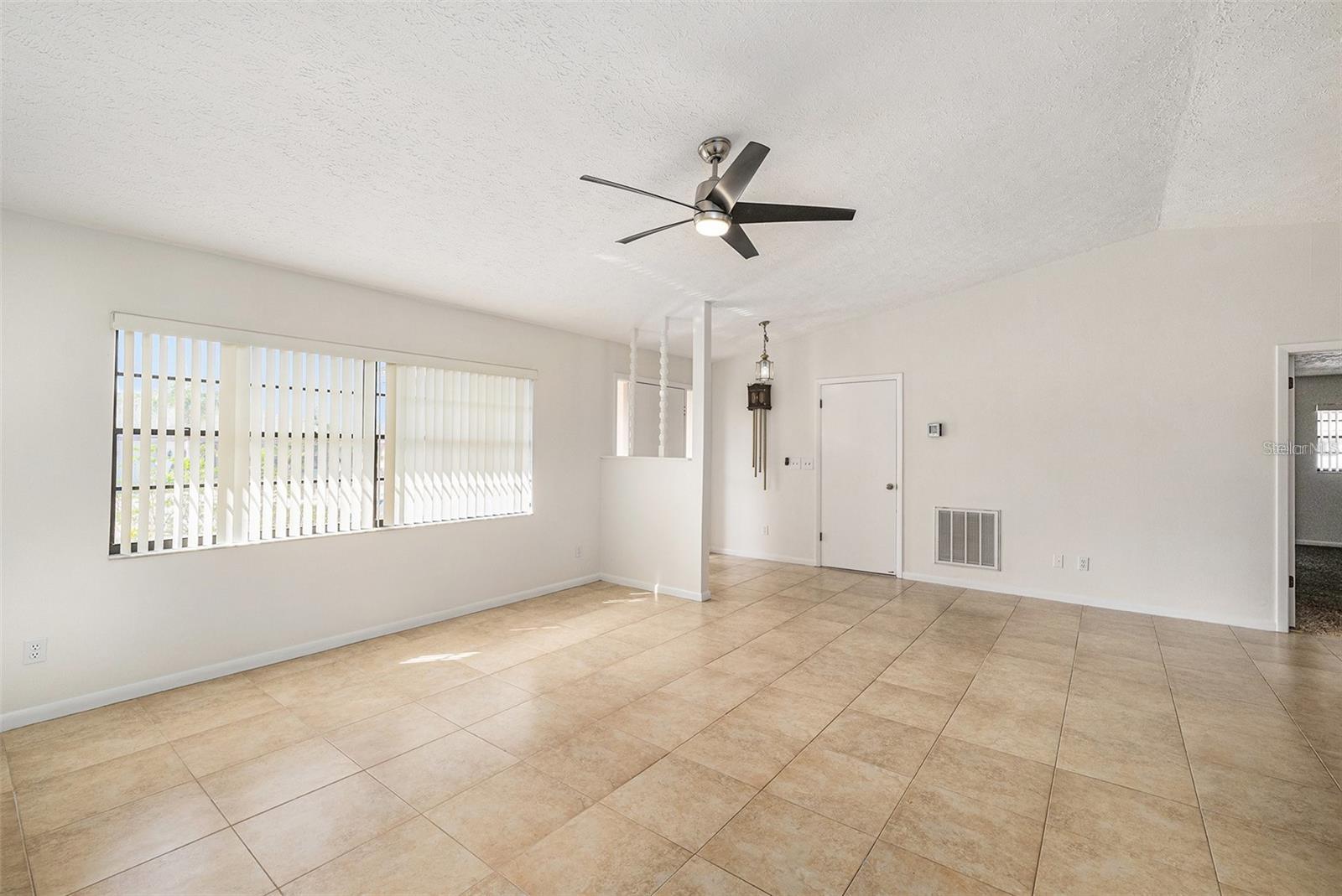 909 Chipaway Dr Property Photo 2