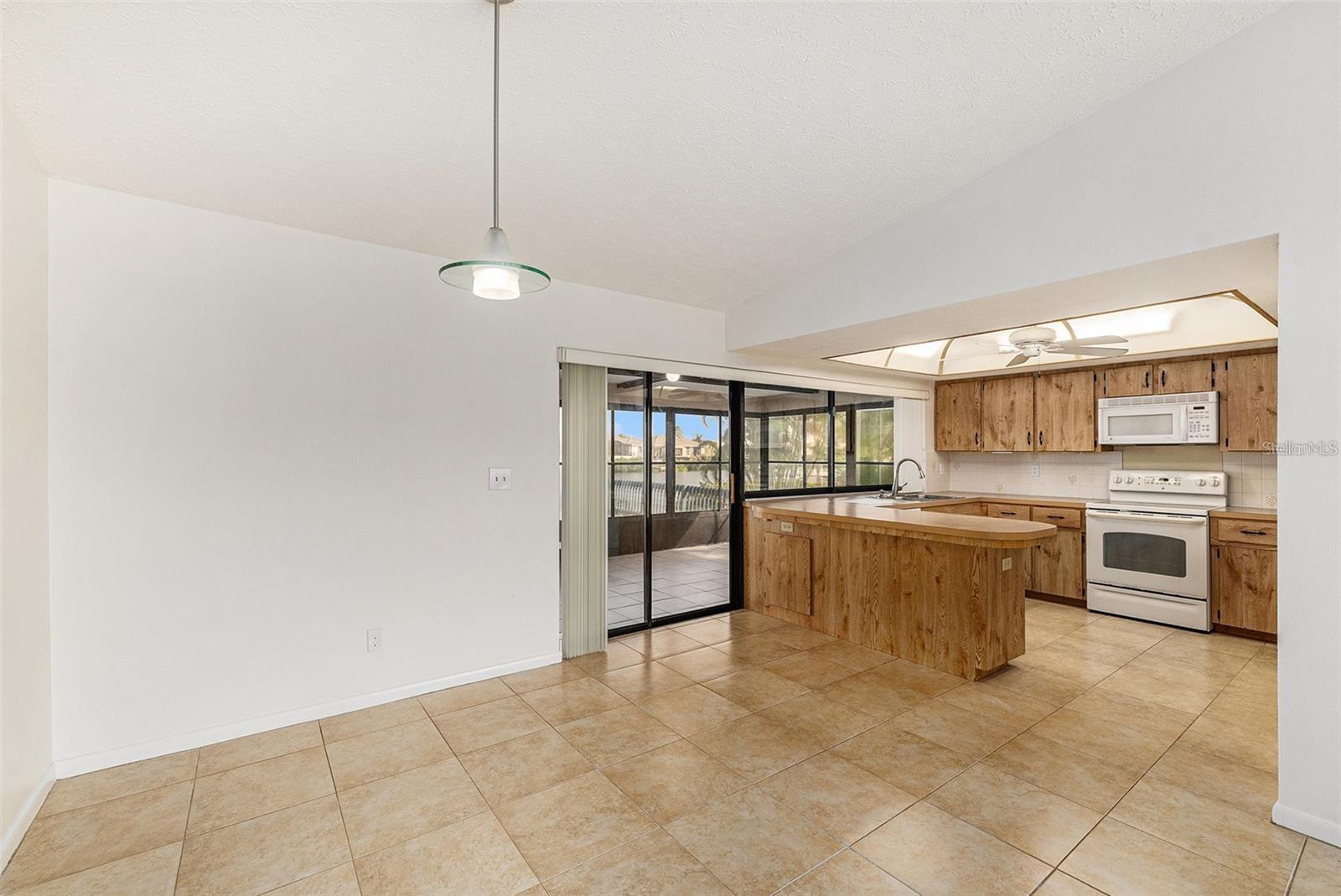 909 Chipaway Dr Property Photo 4