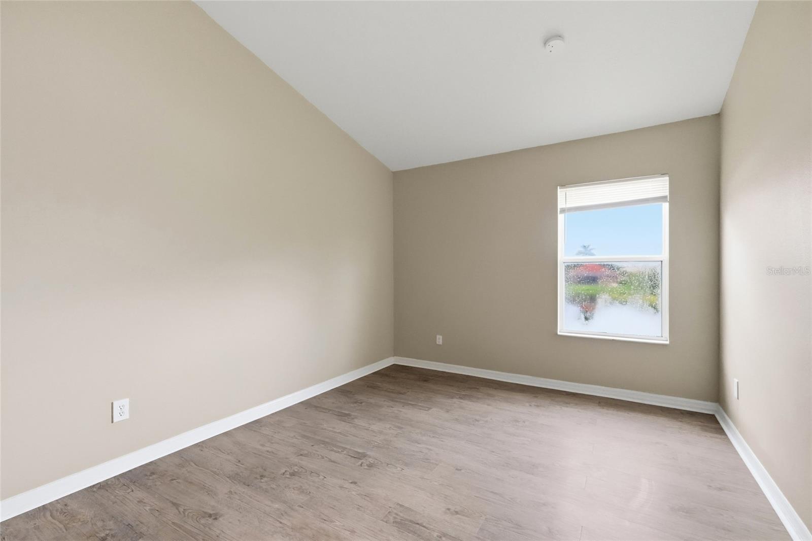 6127 46th St E Property Photo 20