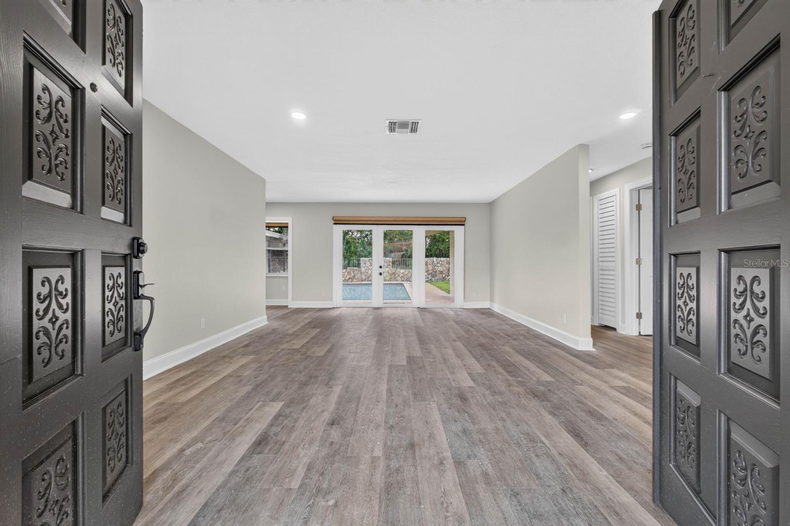 TB8542080 Property Photo 7