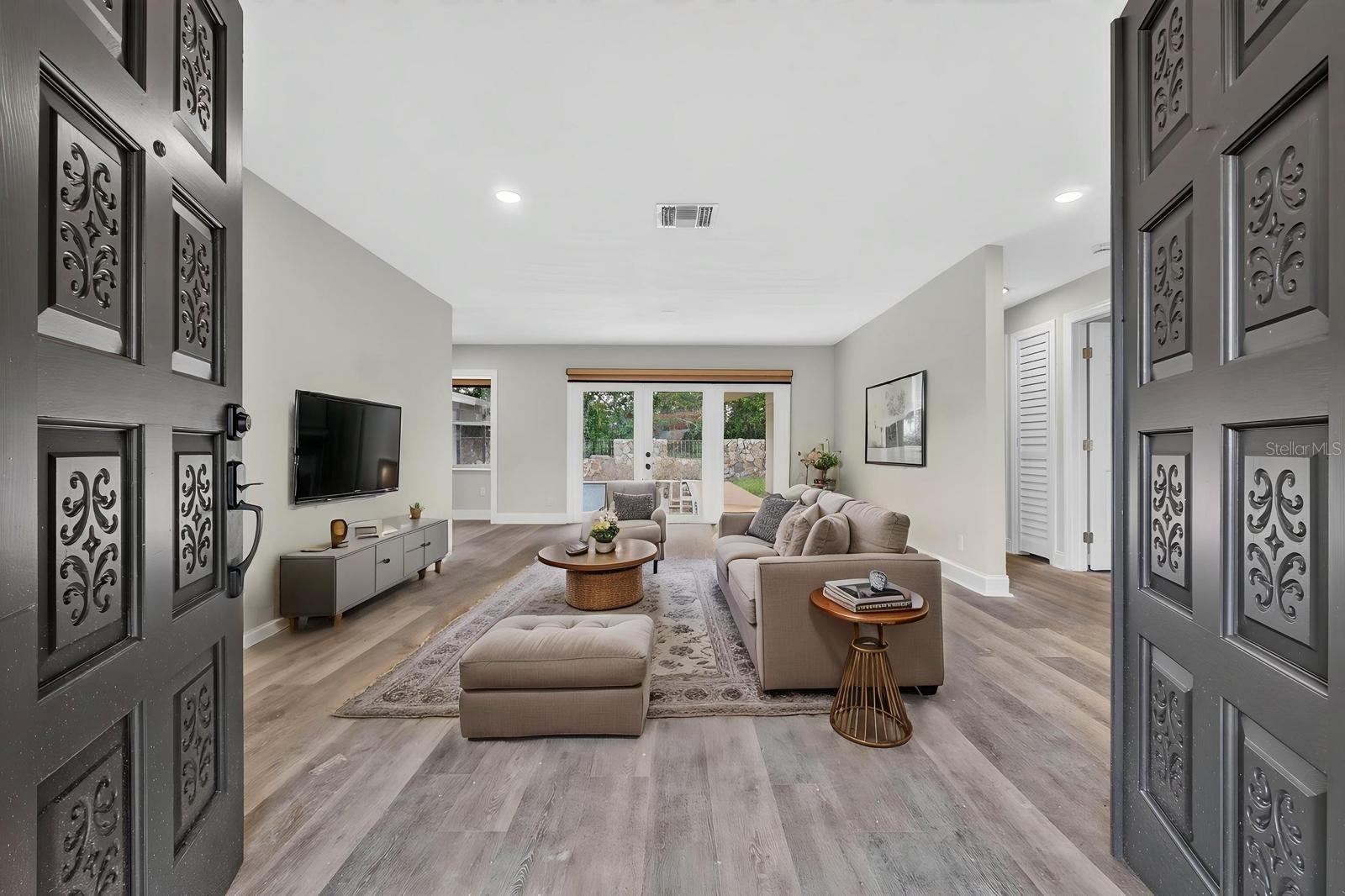 TB8542080 Property Photo 8