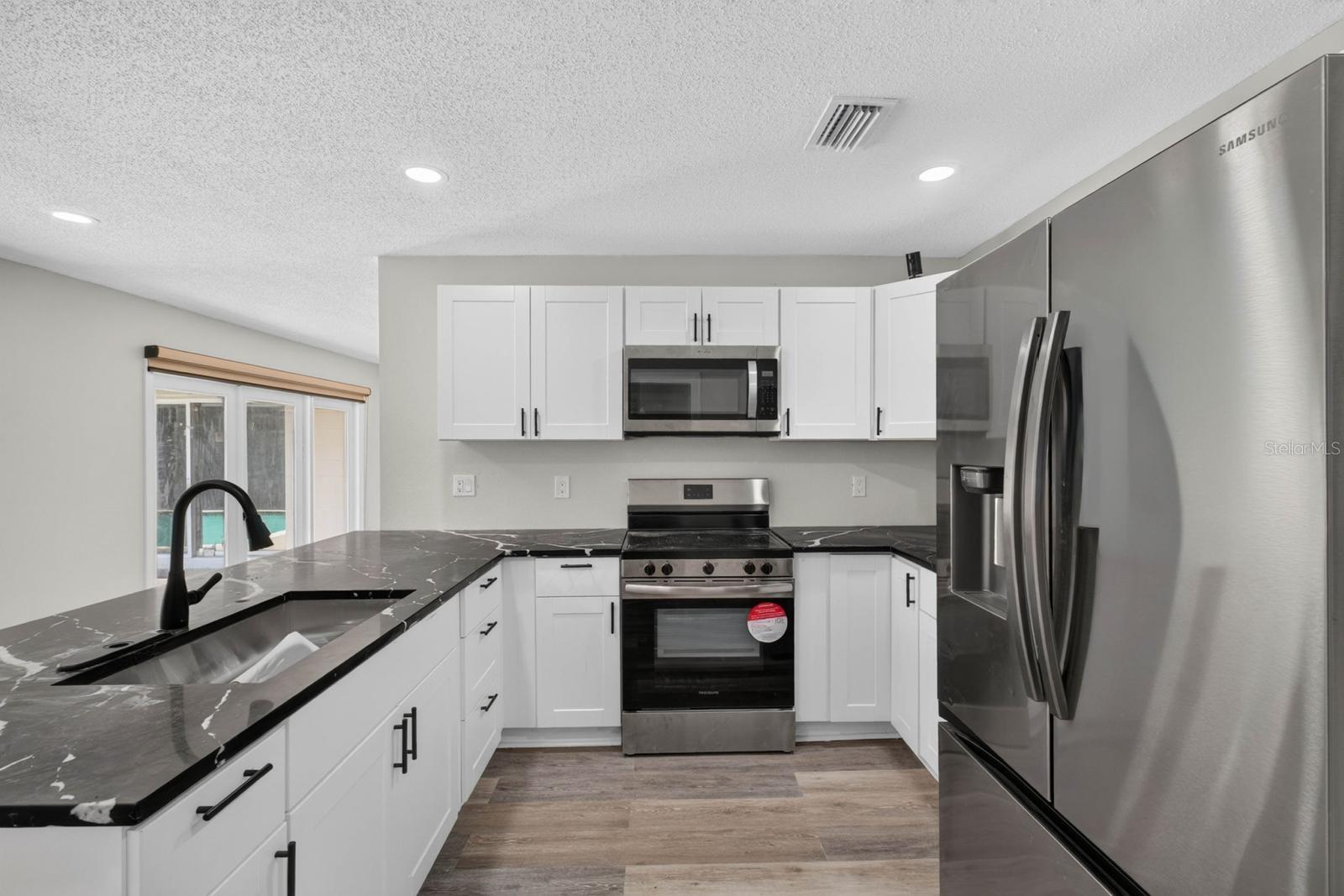TB8542080 Property Photo 14