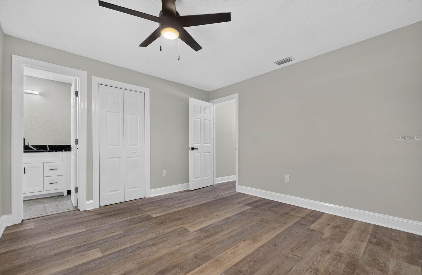 TB8542080 Property Photo 33