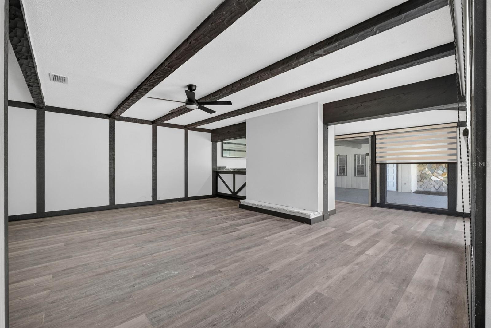 TB8542080 Property Photo 51