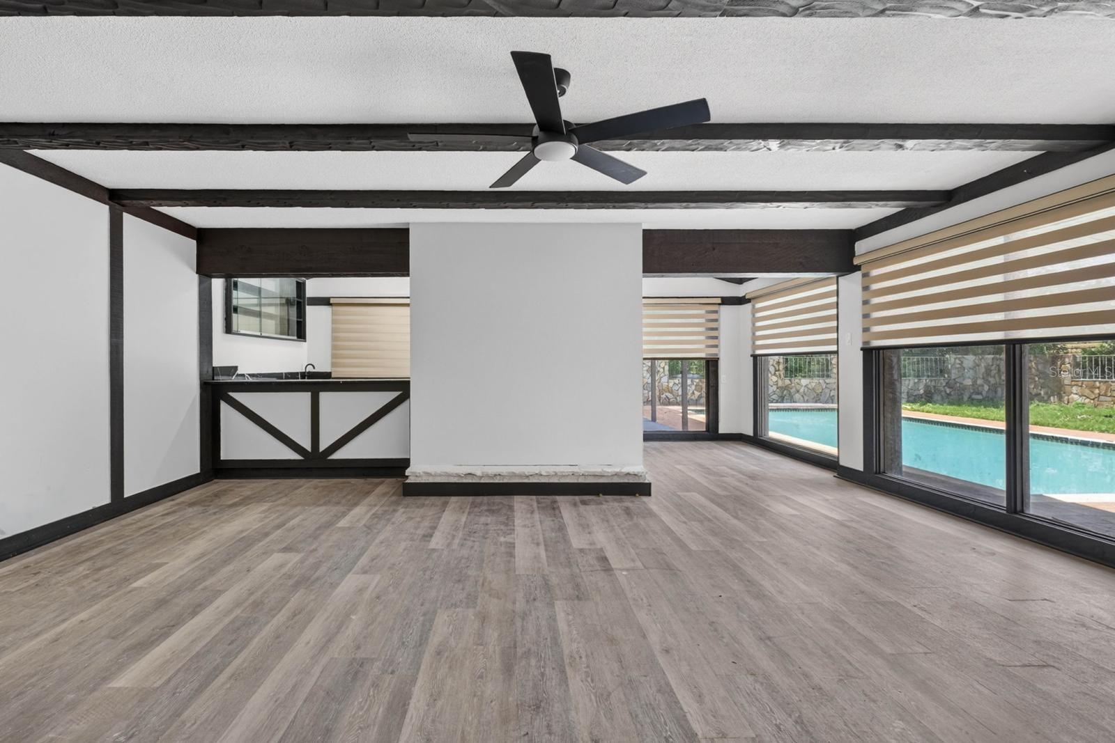 TB8542080 Property Photo 55