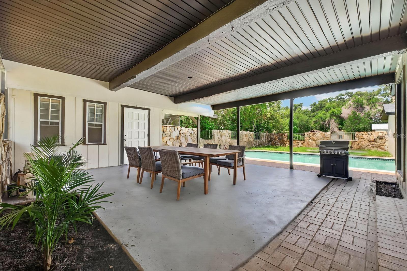 TB8542080 Property Photo 57