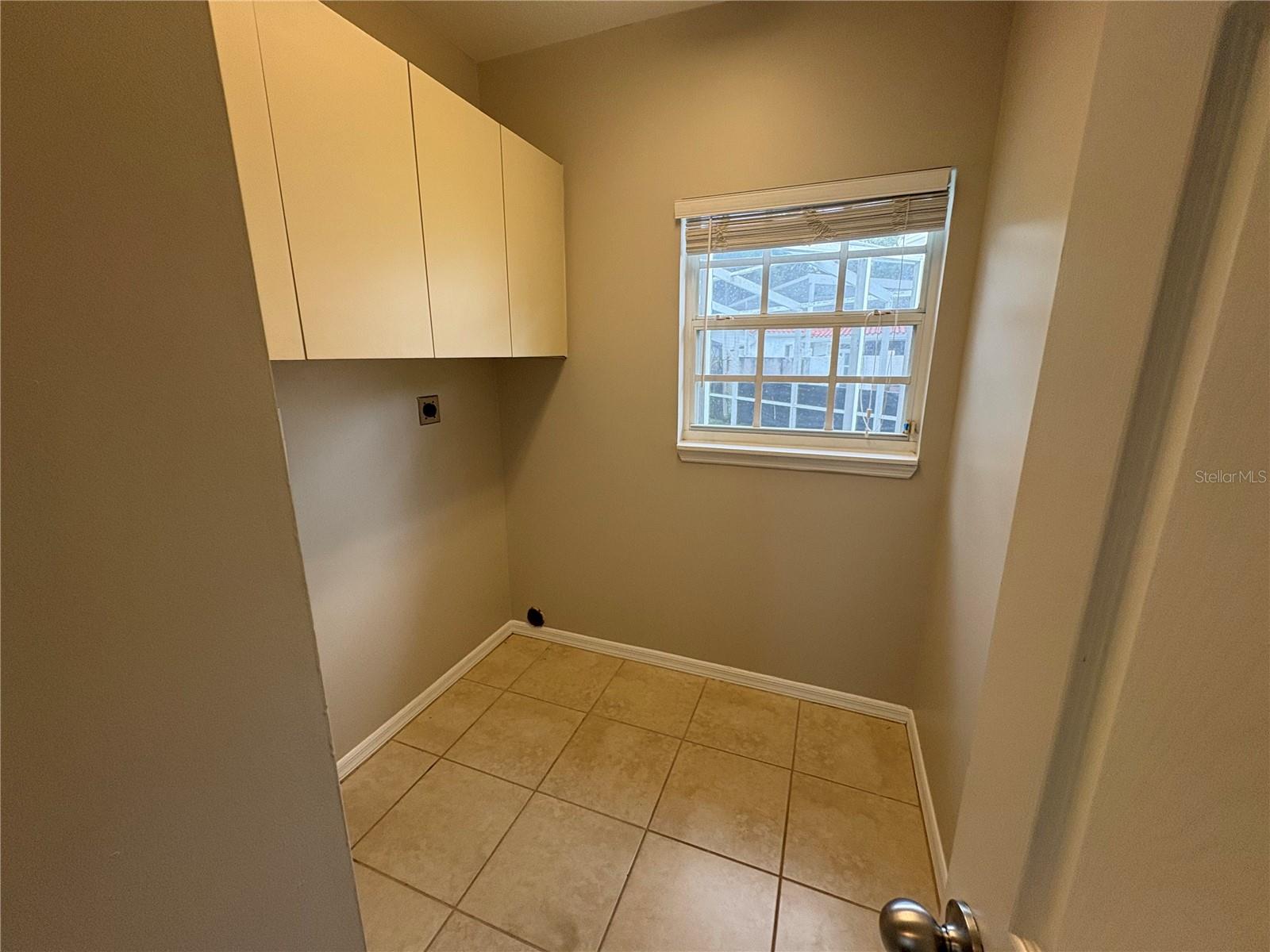 5535 Bates St Property Photo 14