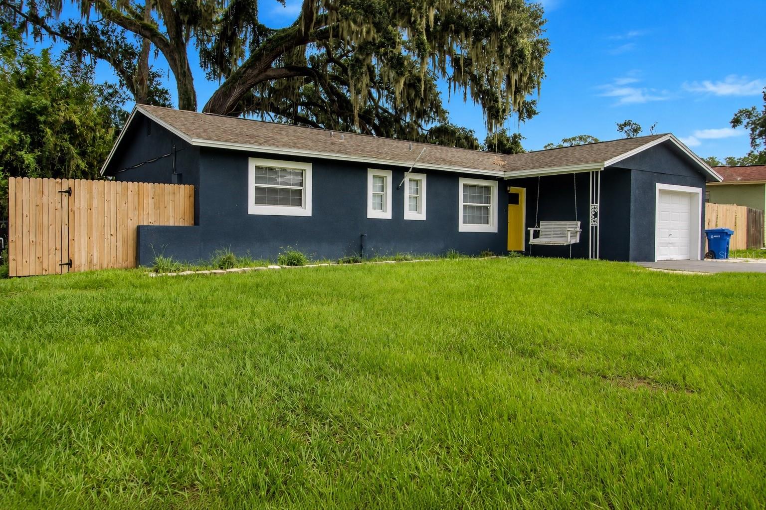 113 INWOOD CIR Property Photo 1