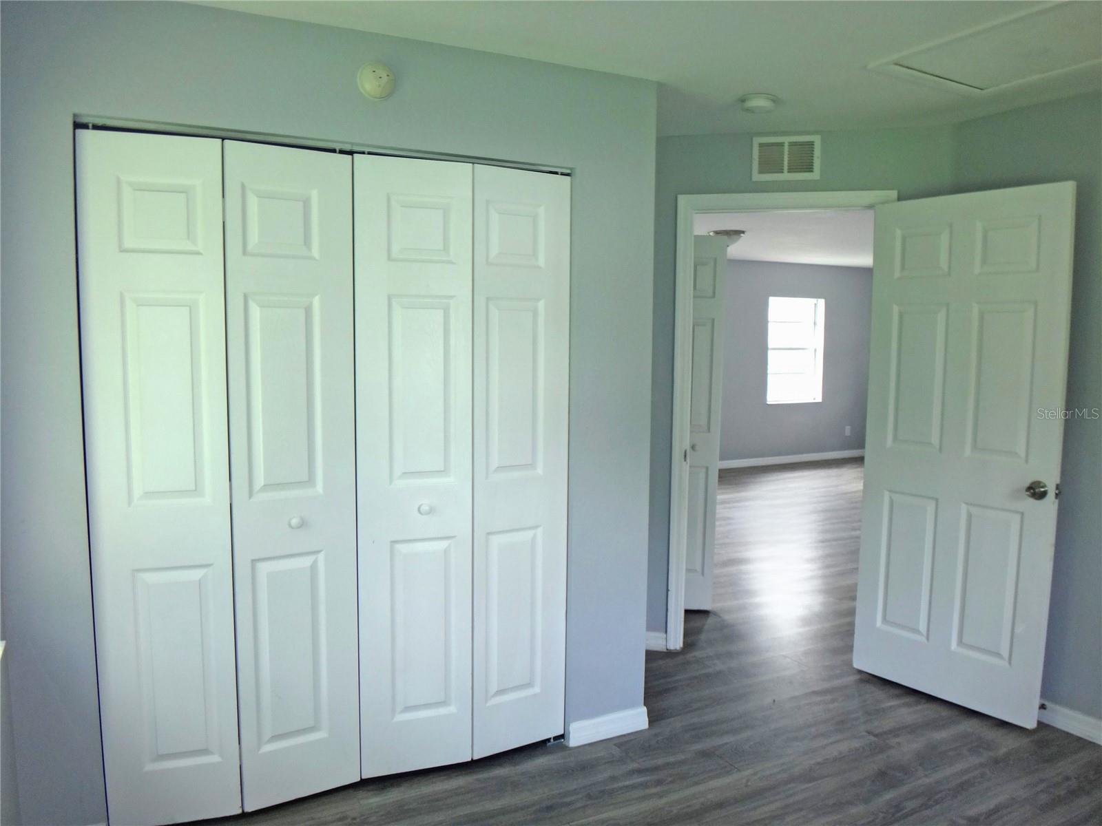 1125 Britts Ln Property Photo 7