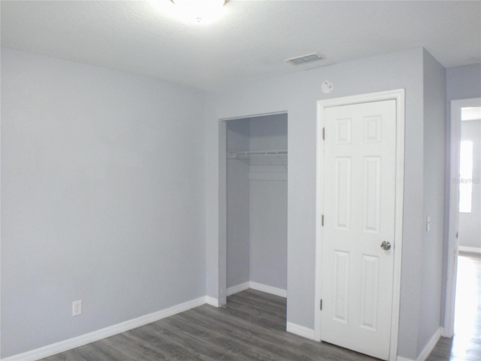 1125 Britts Ln Property Photo 9