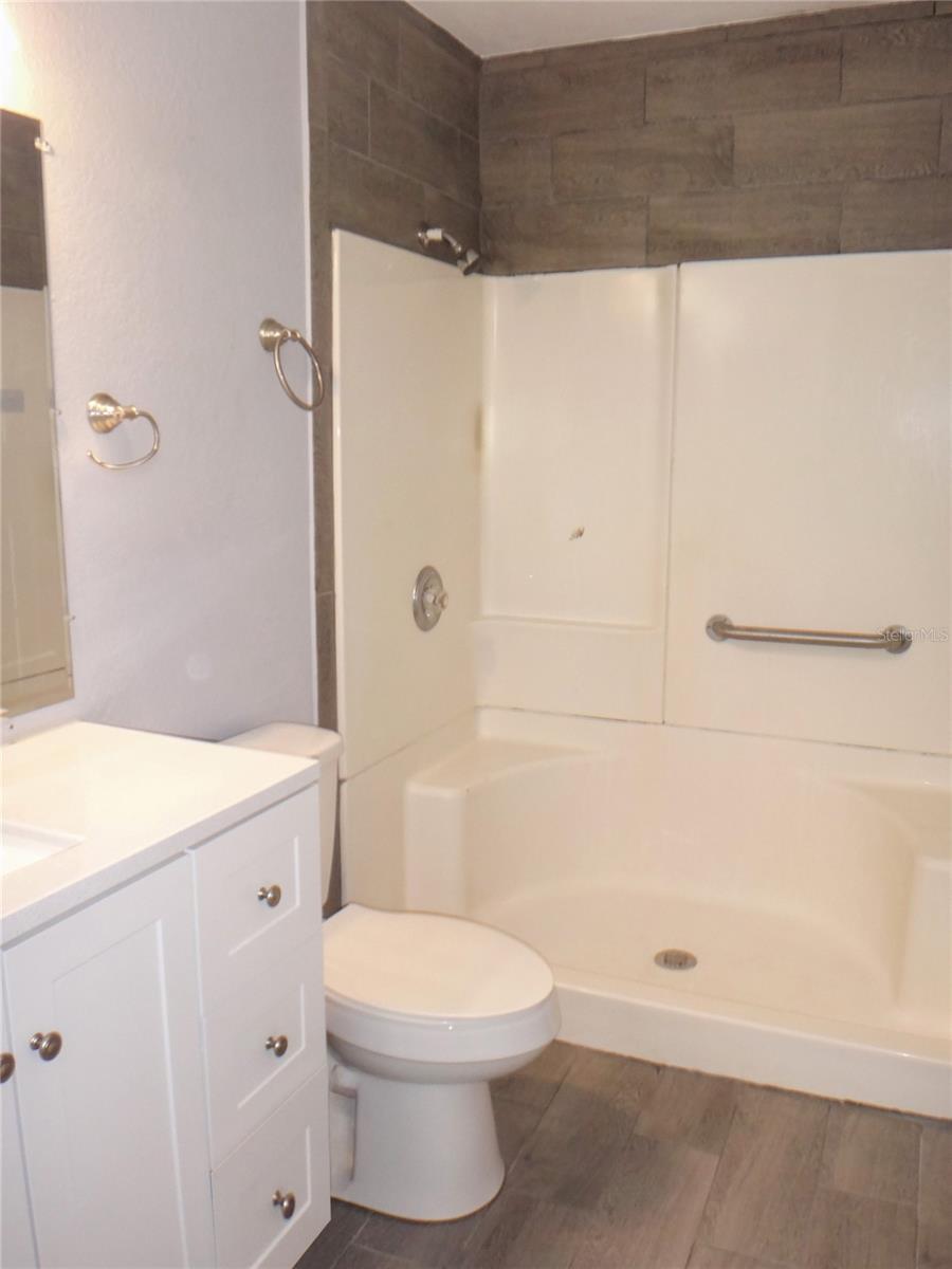 1125 Britts Ln Property Photo 13