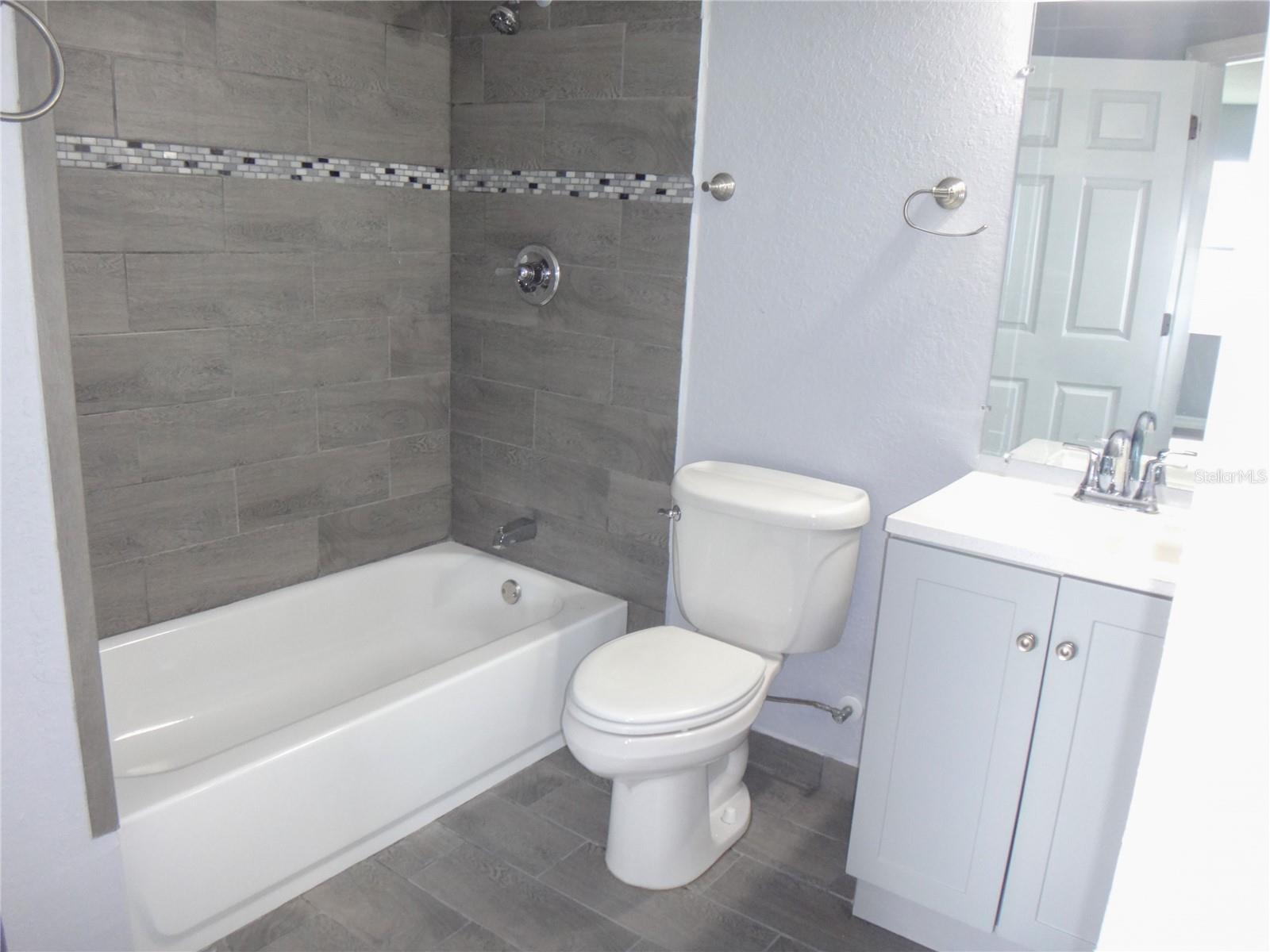 1125 Britts Ln Property Photo 14