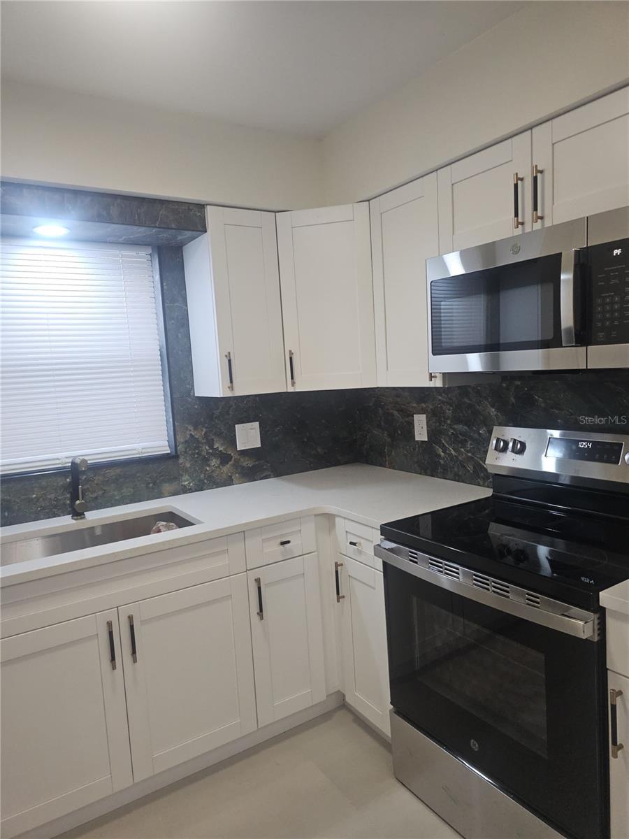 7210 N Manhattan Ave #1724 Property Photo 8