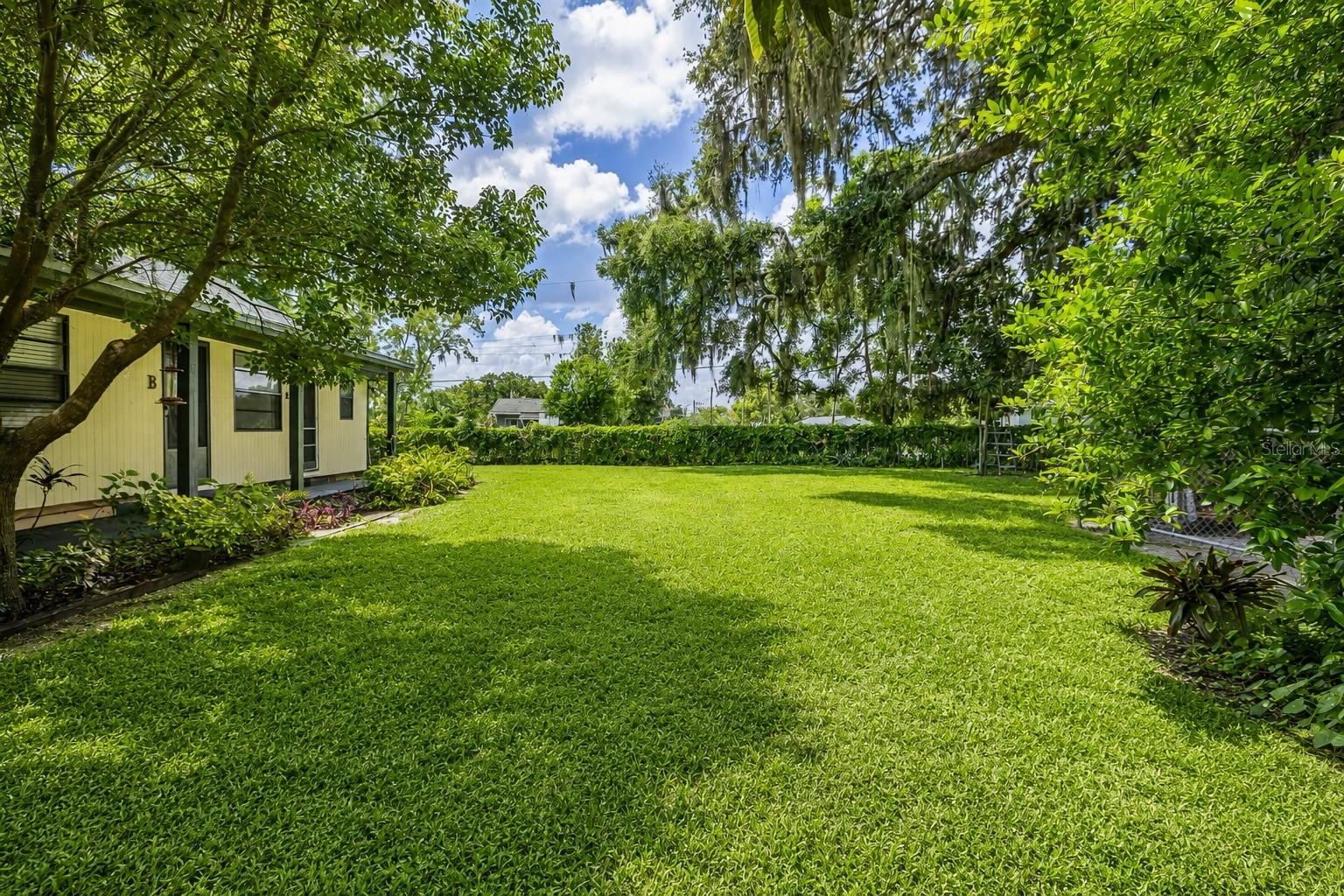 5223 PEACH AVE Property Photo 1