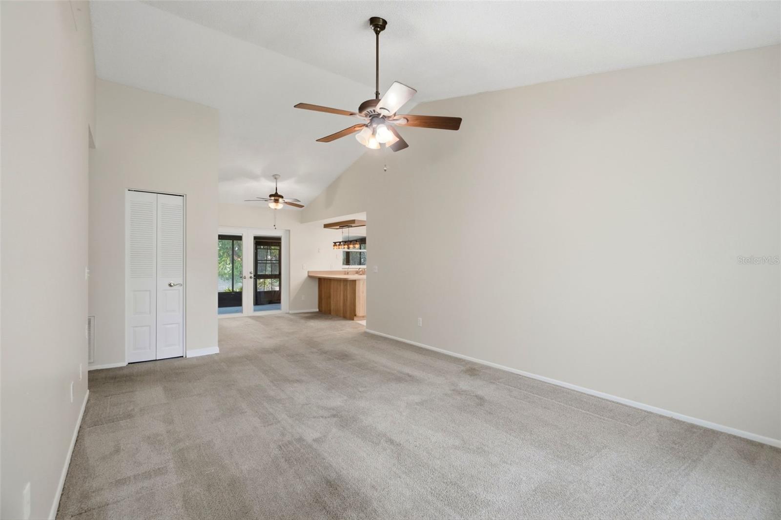12151 76th St Property Photo 4