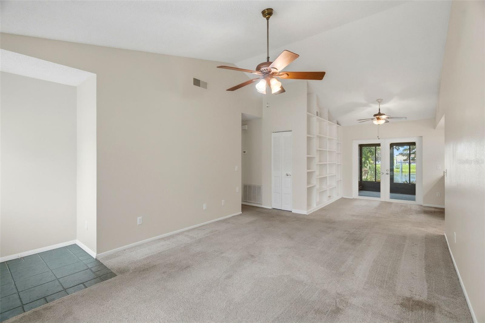 12151 76th St Property Photo 5