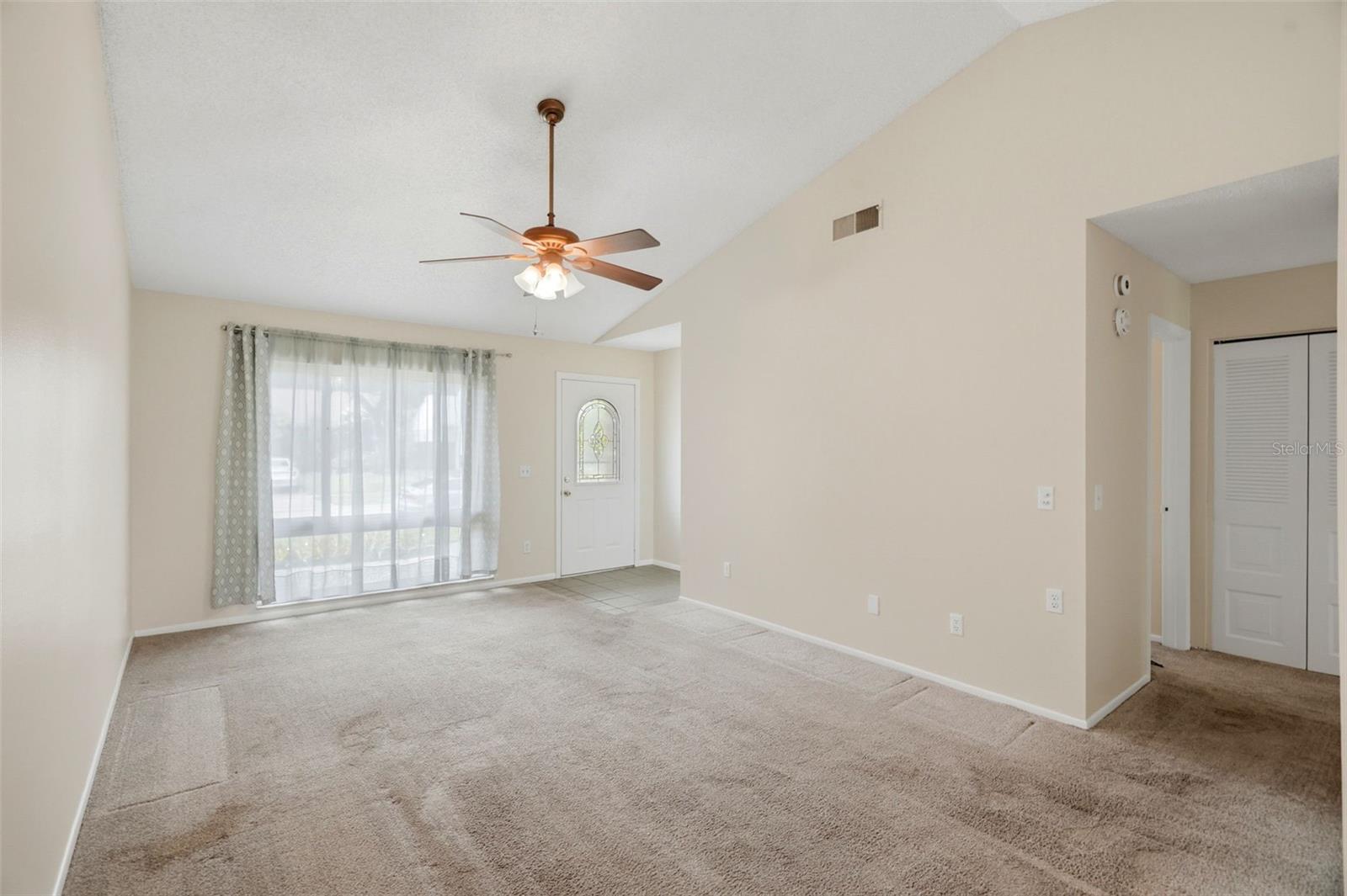 12151 76th St Property Photo 6
