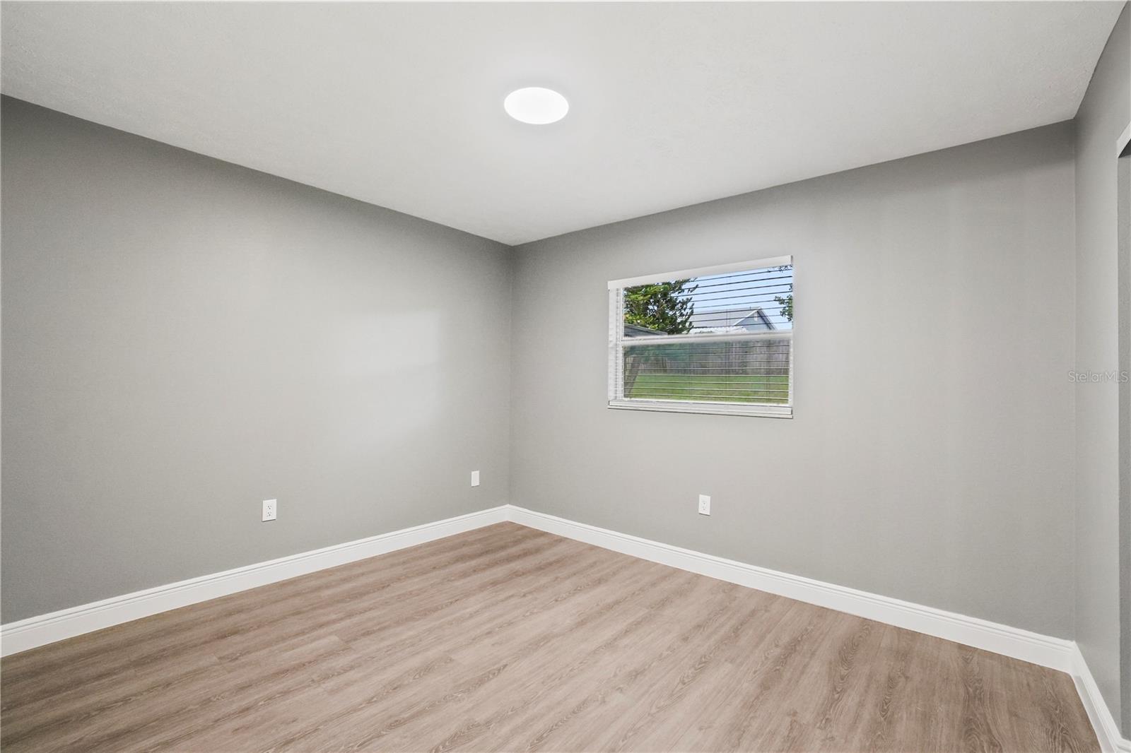 1901 Lakeview Dr Property Photo 14