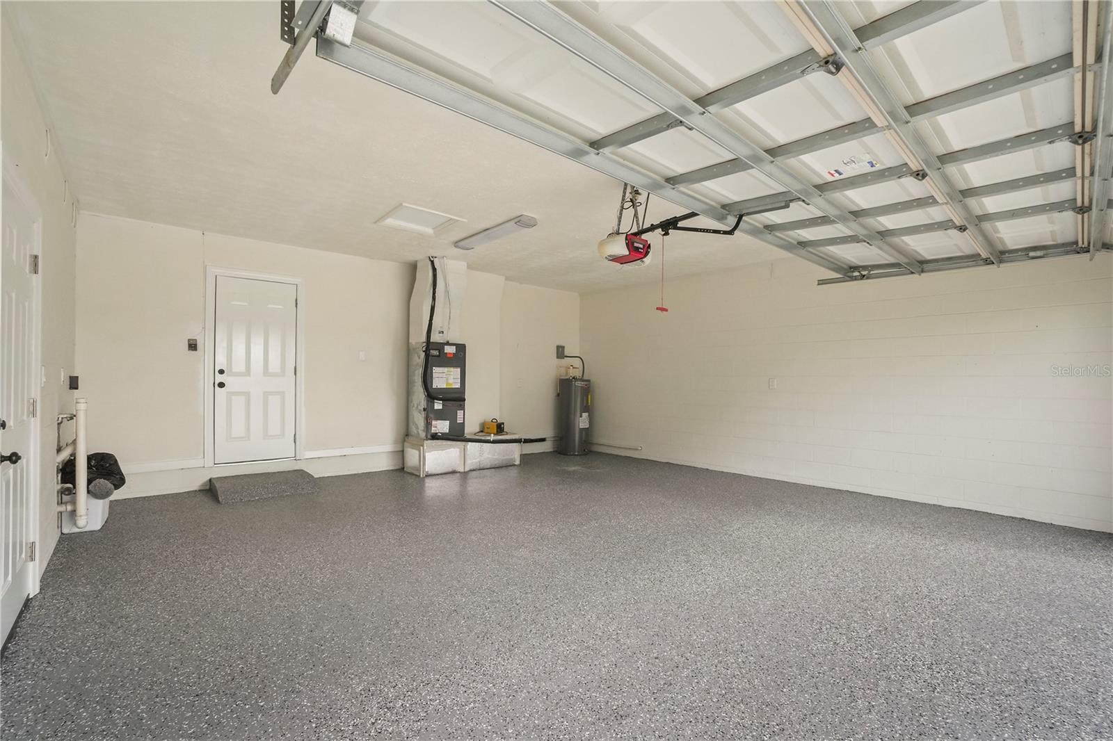 1901 Lakeview Dr Property Photo 19