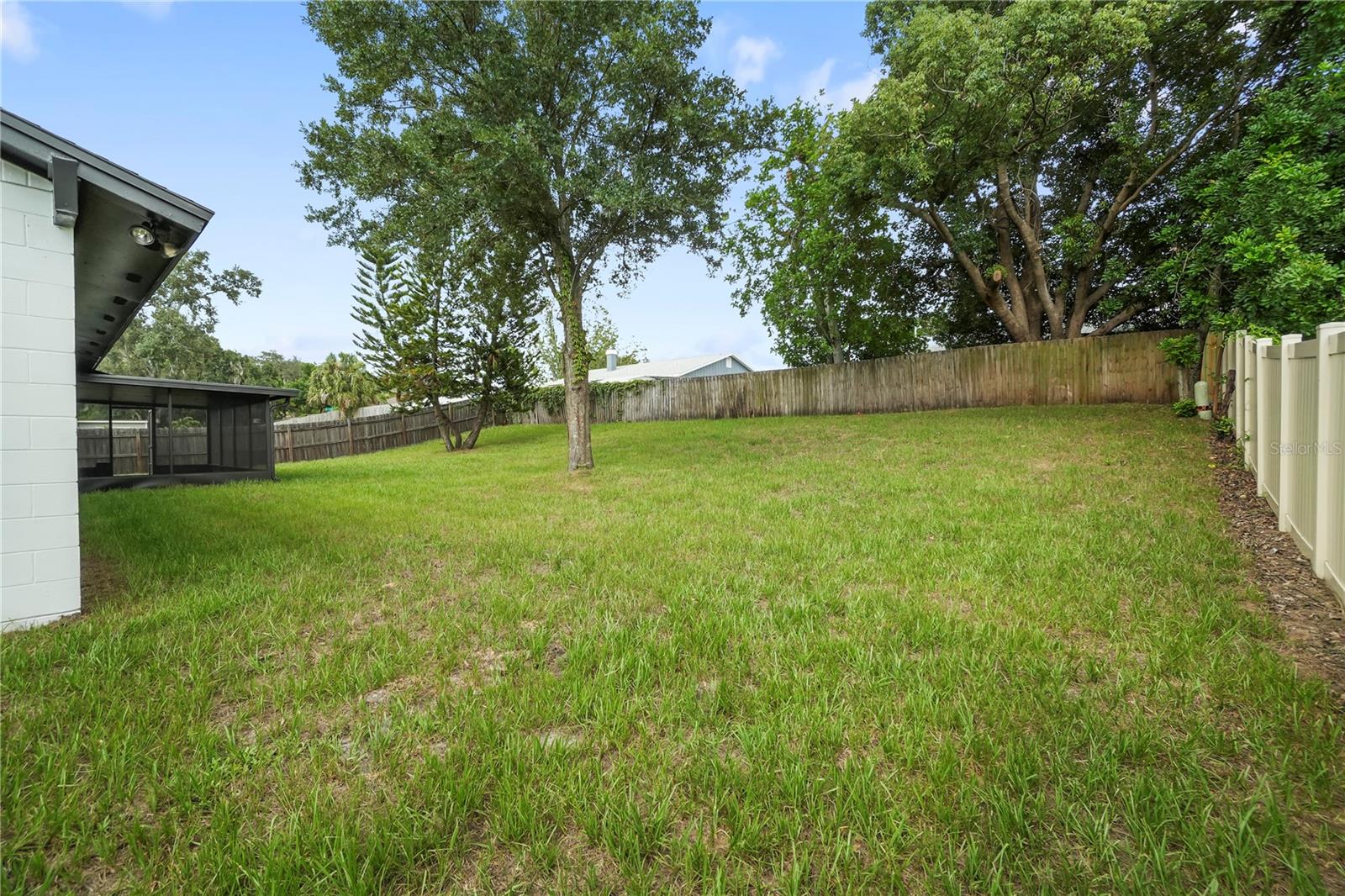 1901 Lakeview Dr Property Photo 22