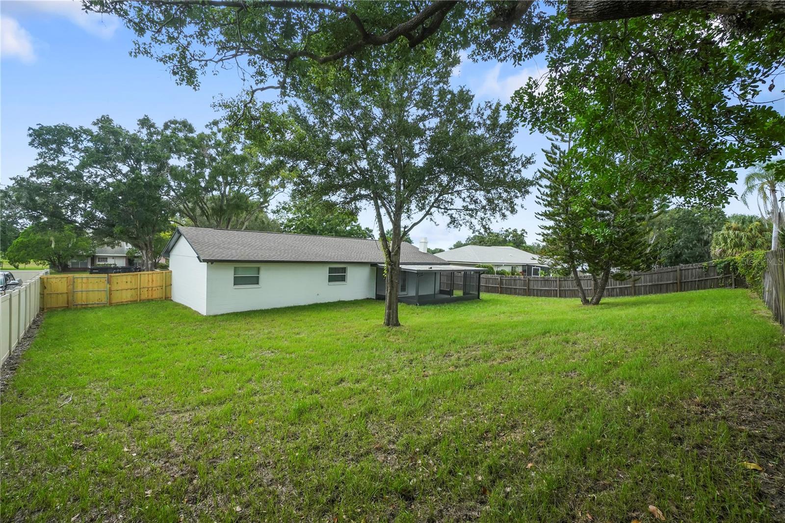 1901 Lakeview Dr Property Photo 24