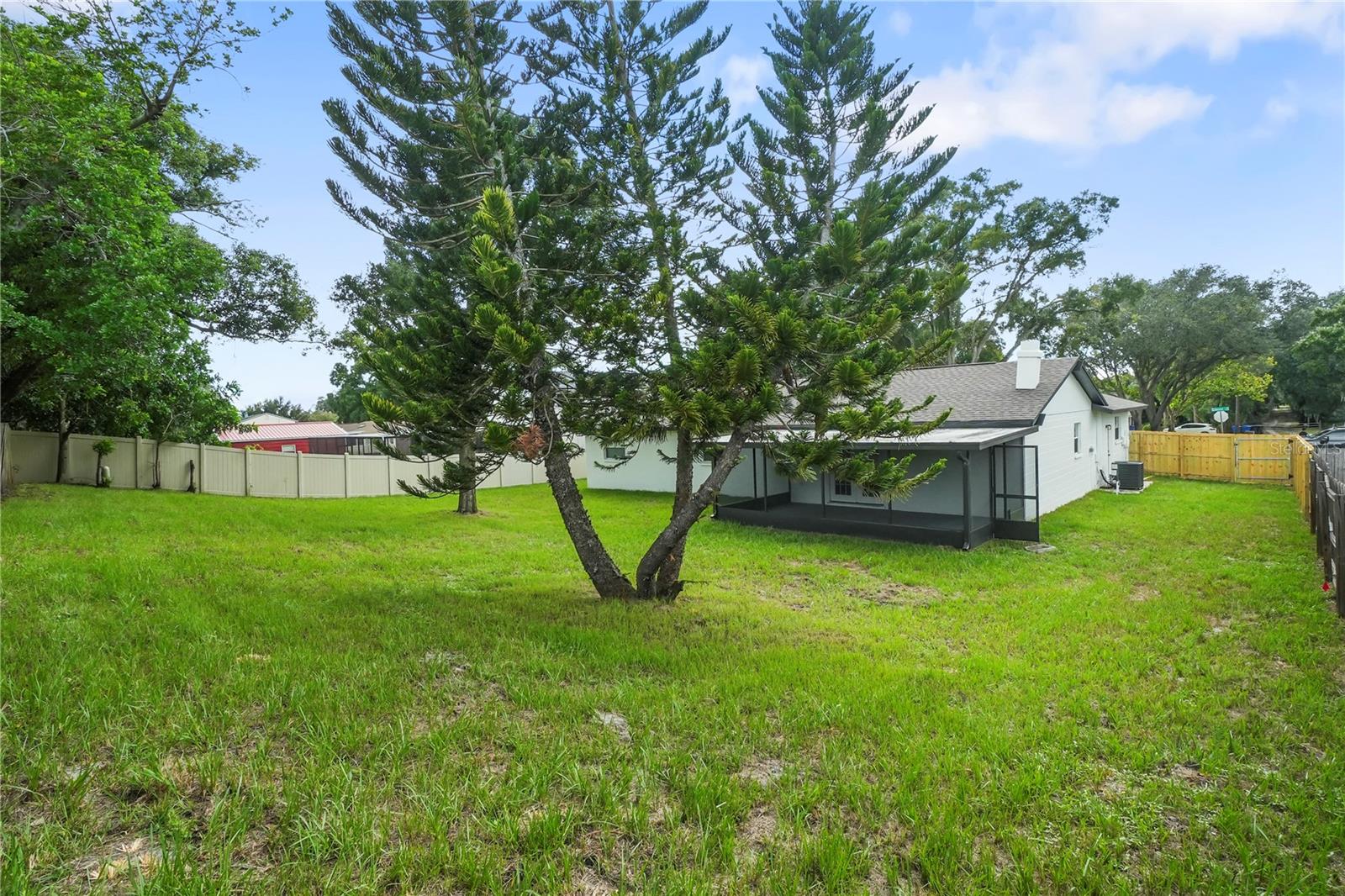 1901 Lakeview Dr Property Photo 25