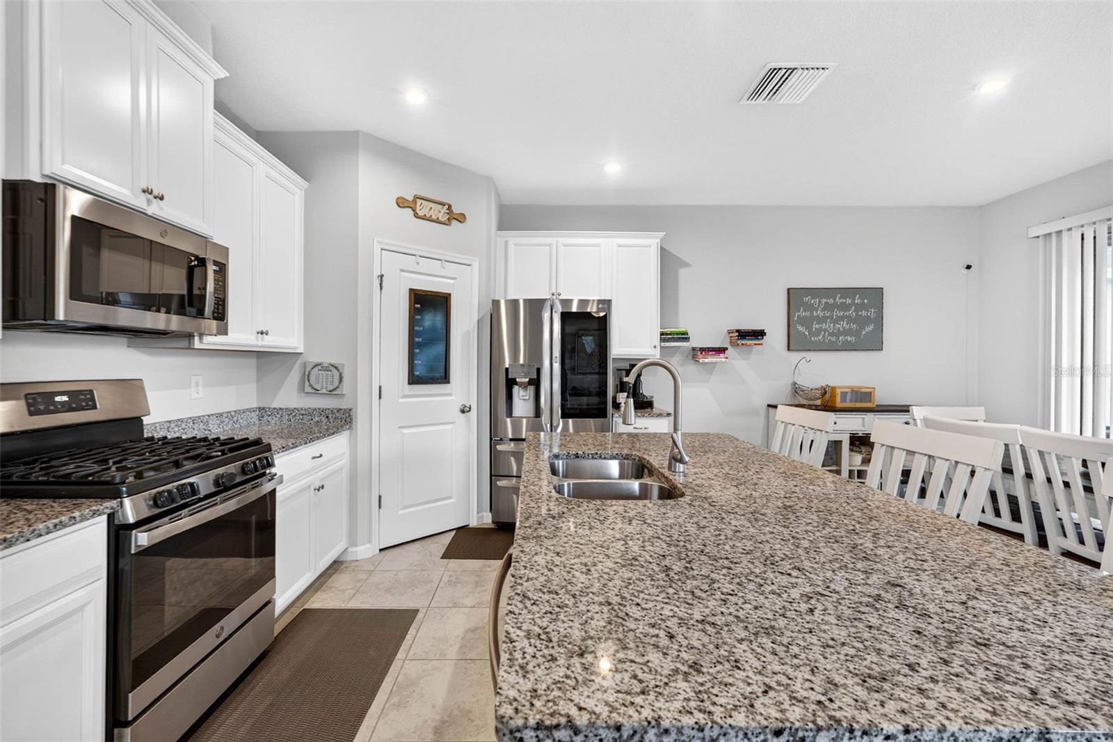11618 Gold Dust Ct Property Photo 3