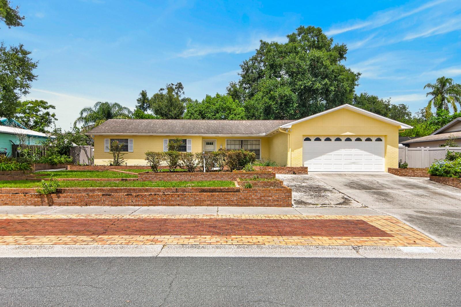 3832 Parkside Dr Property Photo 1