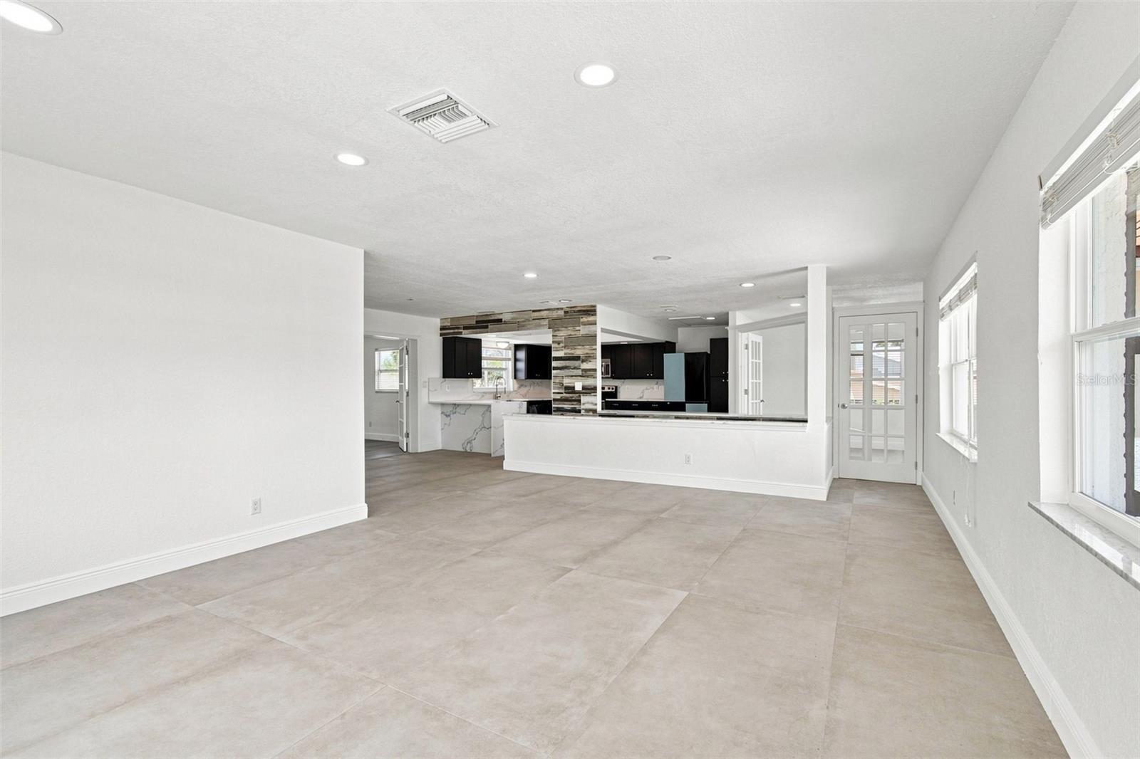 112 16th St Property Photo 15