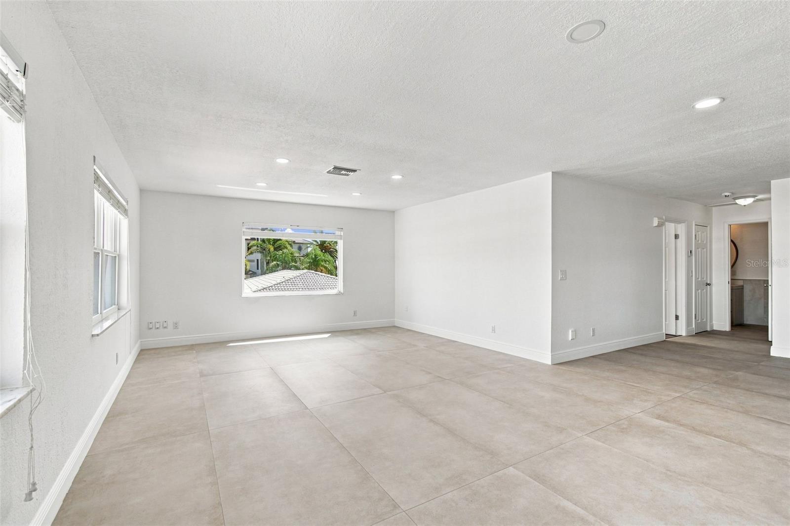 112 16th St Property Photo 16