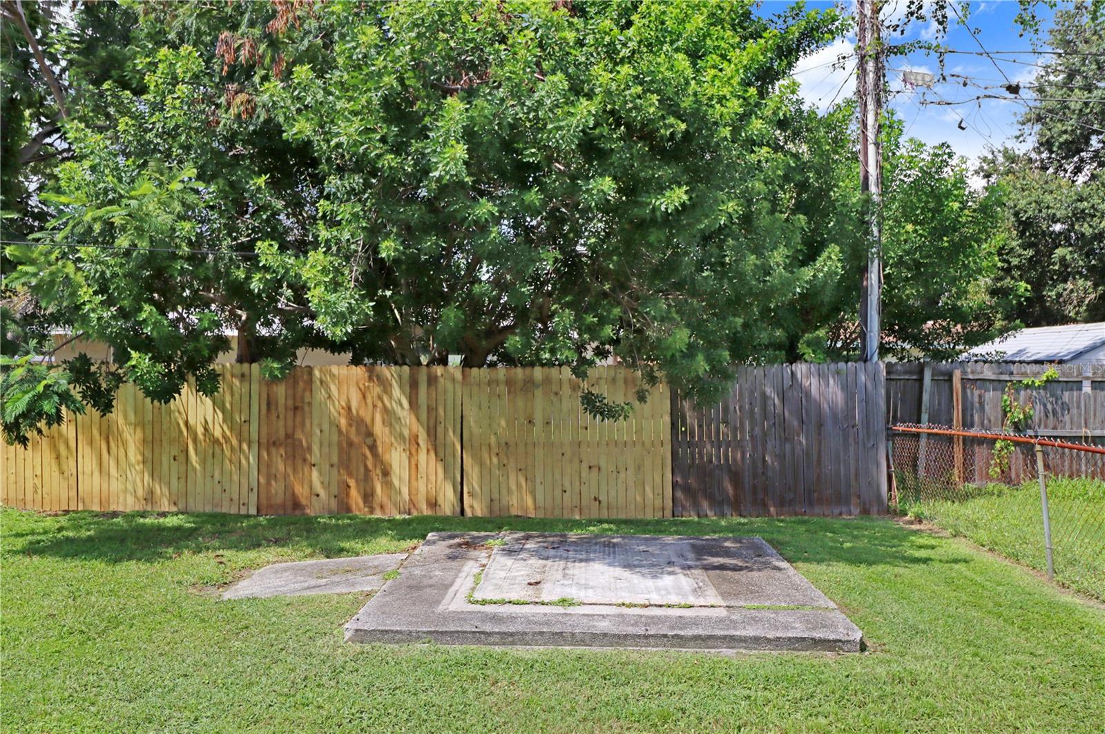 1800 Cardinal Dr Property Photo 31