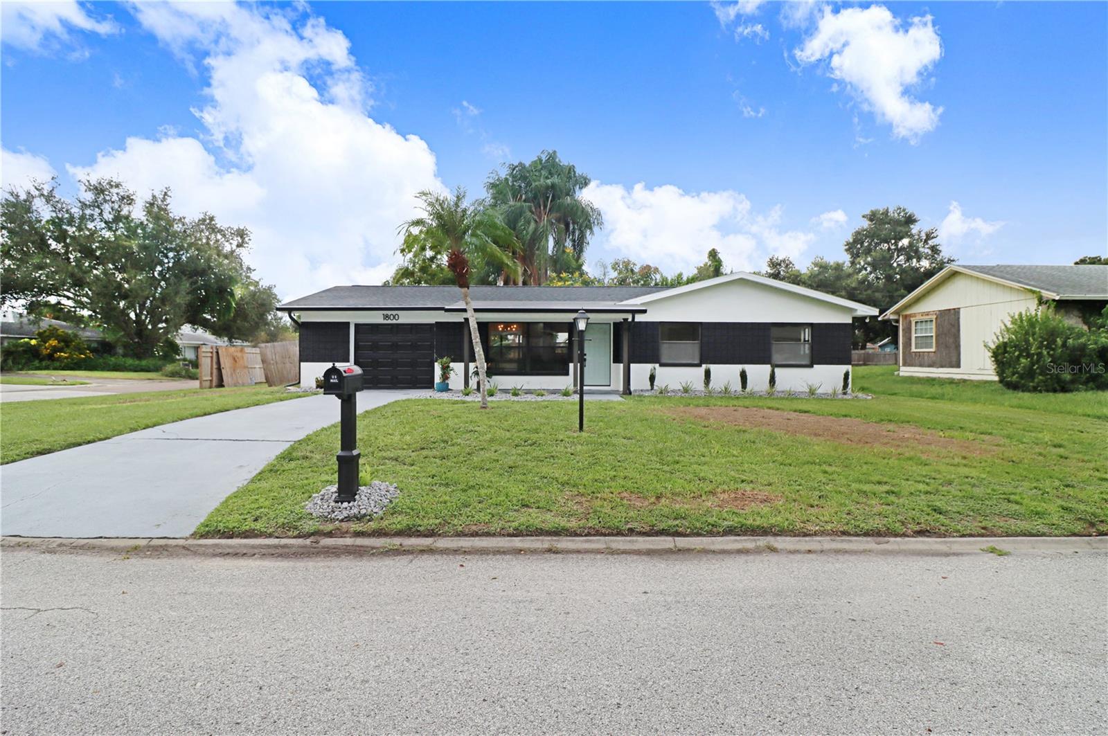 1800 Cardinal Dr Property Photo 36