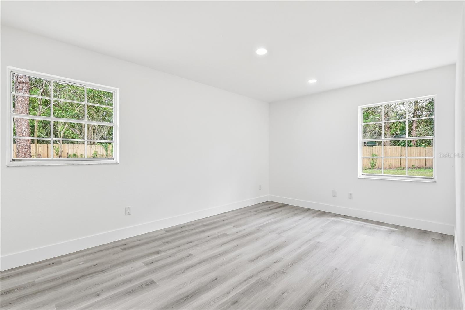 5300 Tower St Property Photo 13