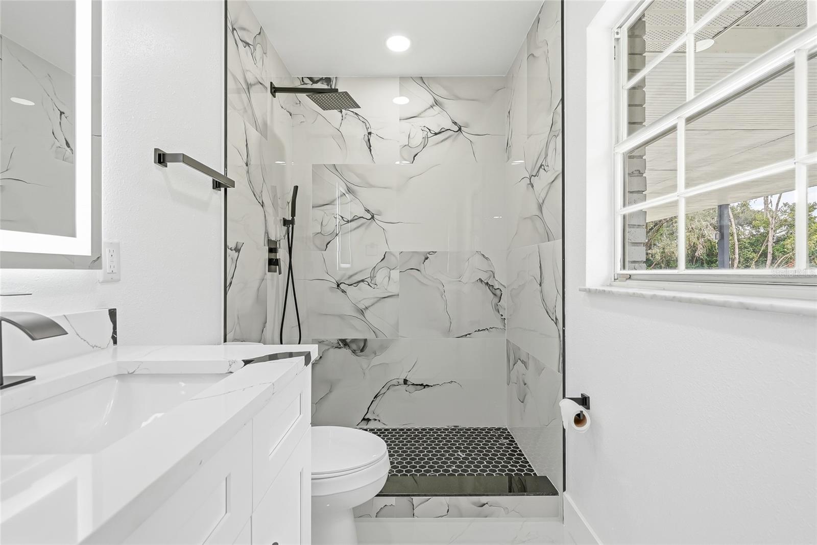 5300 Tower St Property Photo 16